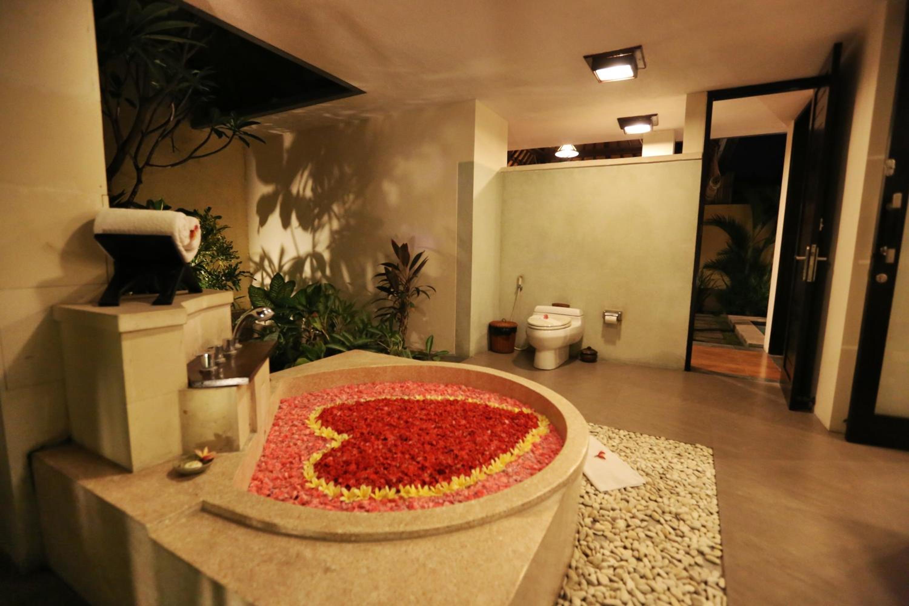 Deluxe Suite Villa with Private Pool - Photo 23