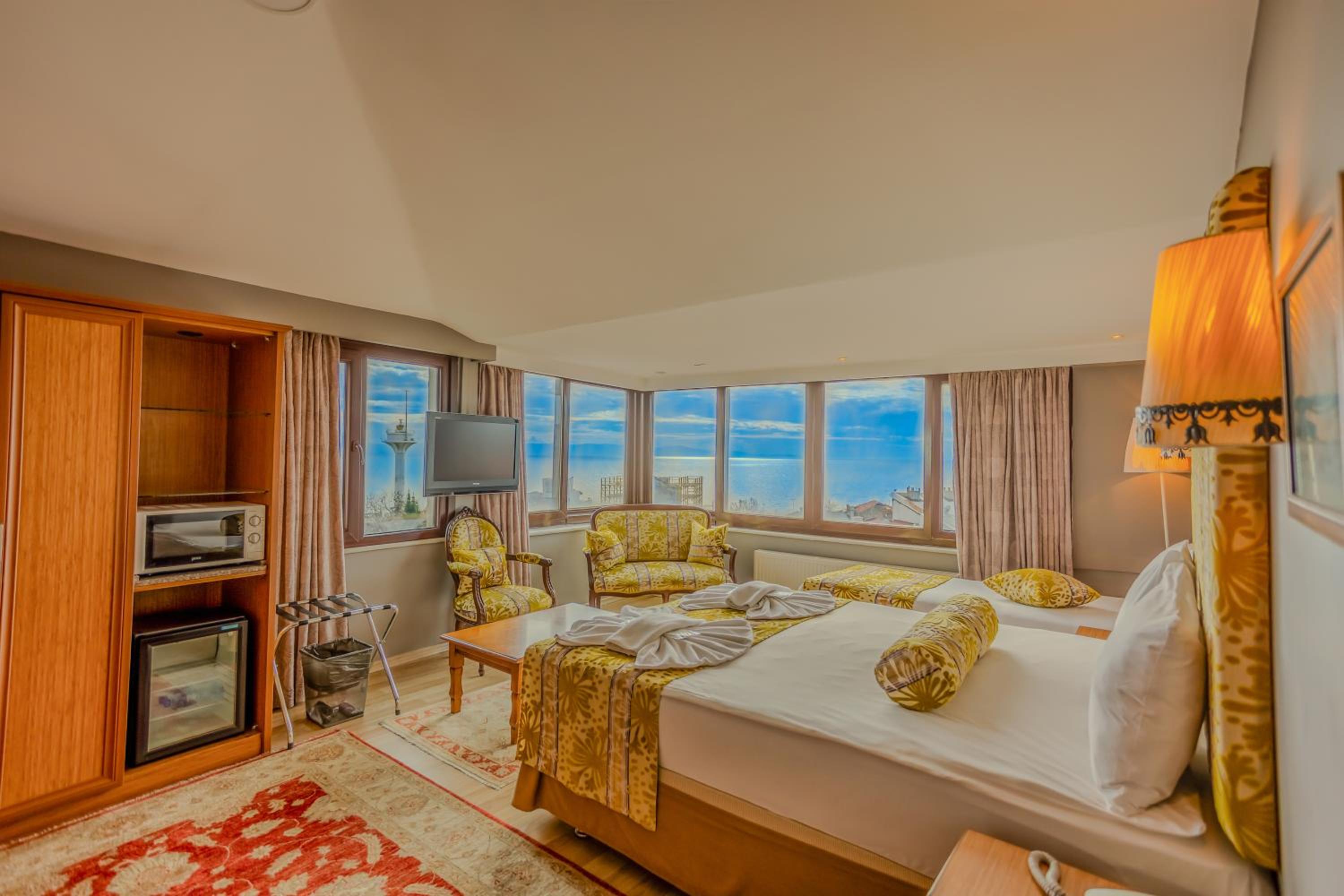 Apartment with Sea View photo 2