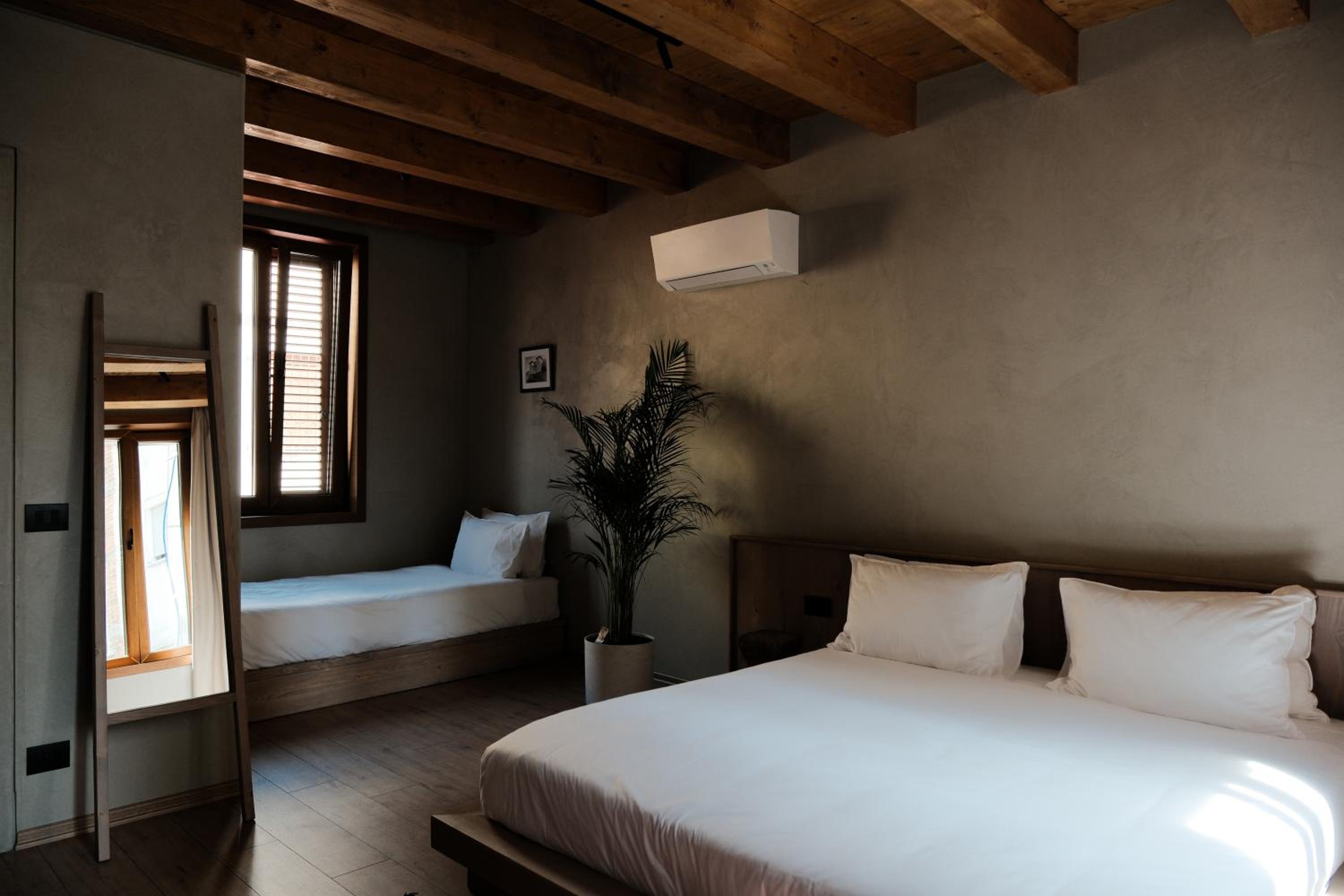 Deluxe Triple Room: Gjirokastra