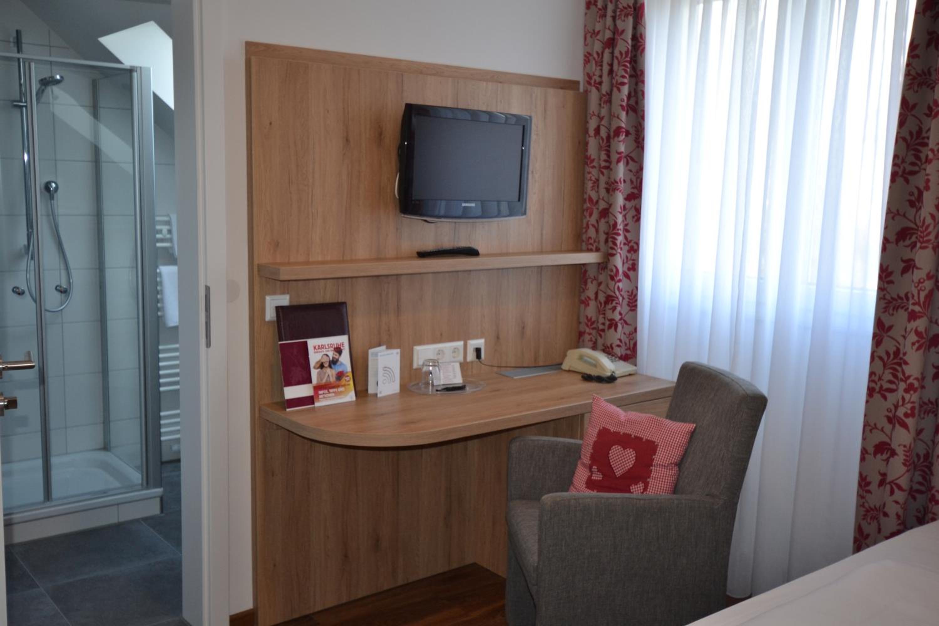 Single Room photo 2