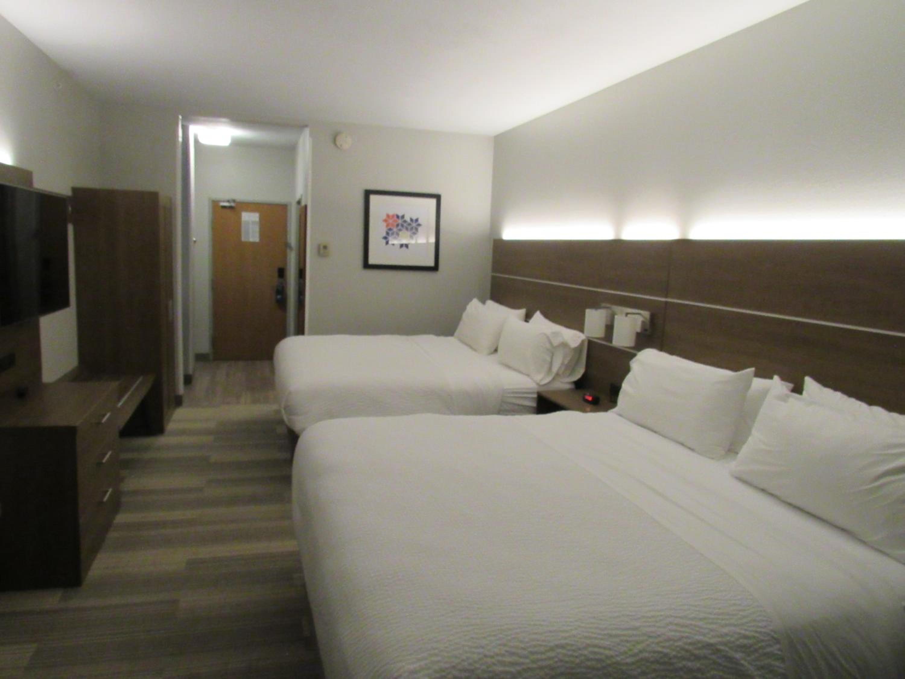 Standard King Room with Two King Beds - Photo 1