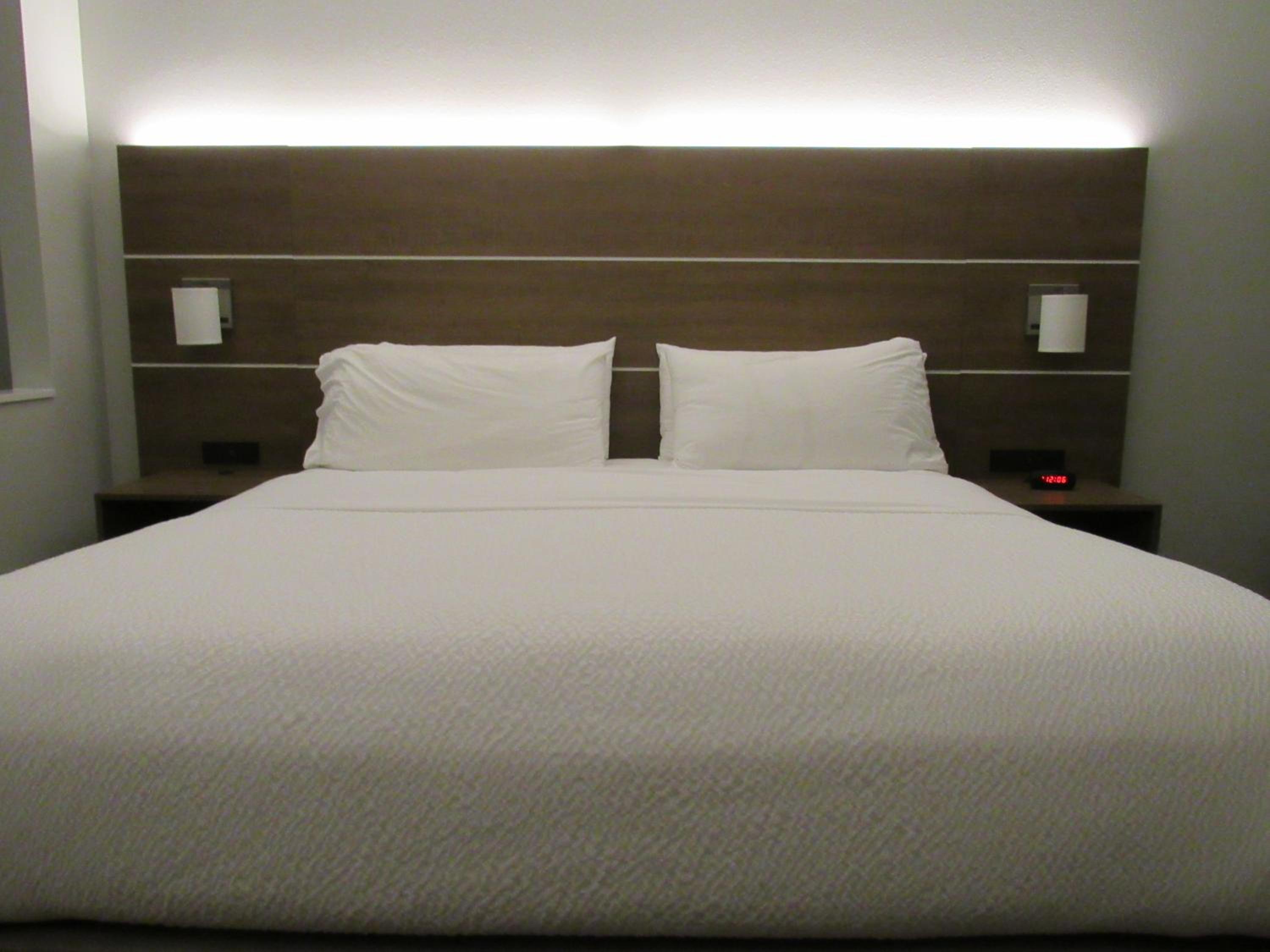 Standard King Room - Photo 1