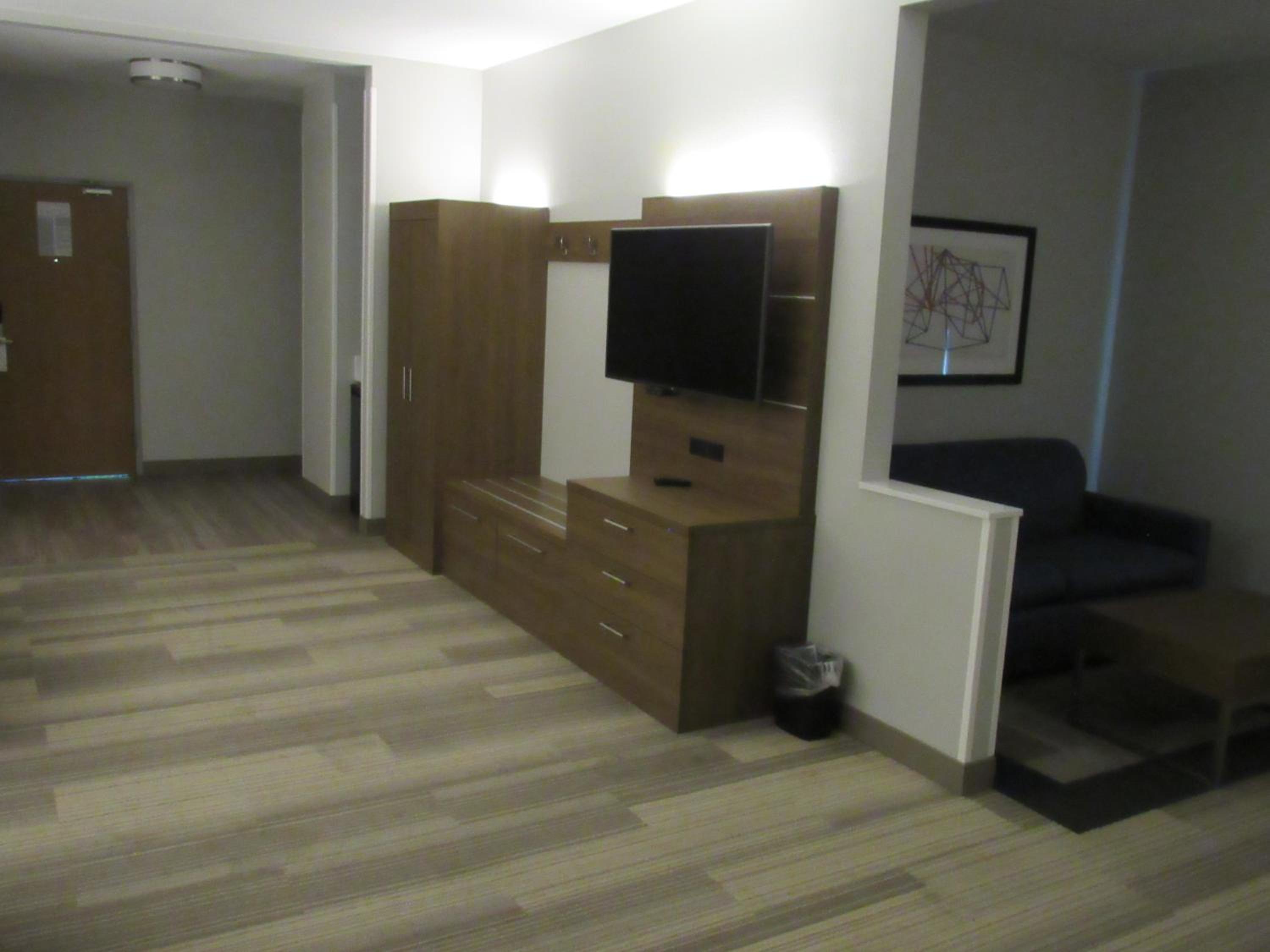 Suite with Two King Beds - Photo 6