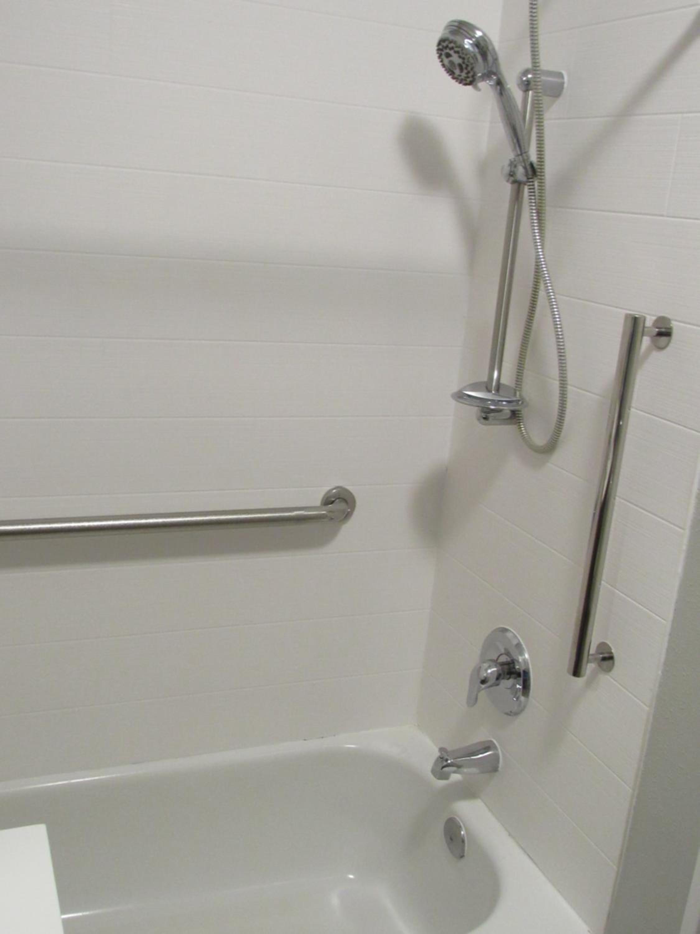 Standard King Room with Mobility Accessible Tub - Photo 7