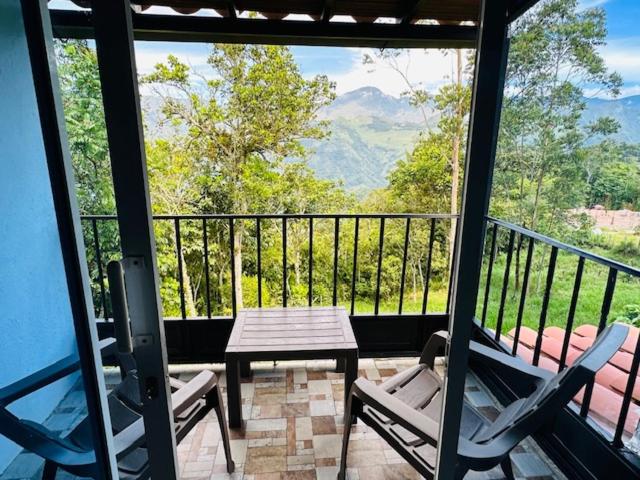Deluxe Double or Twin Room with Mountain View photo 3