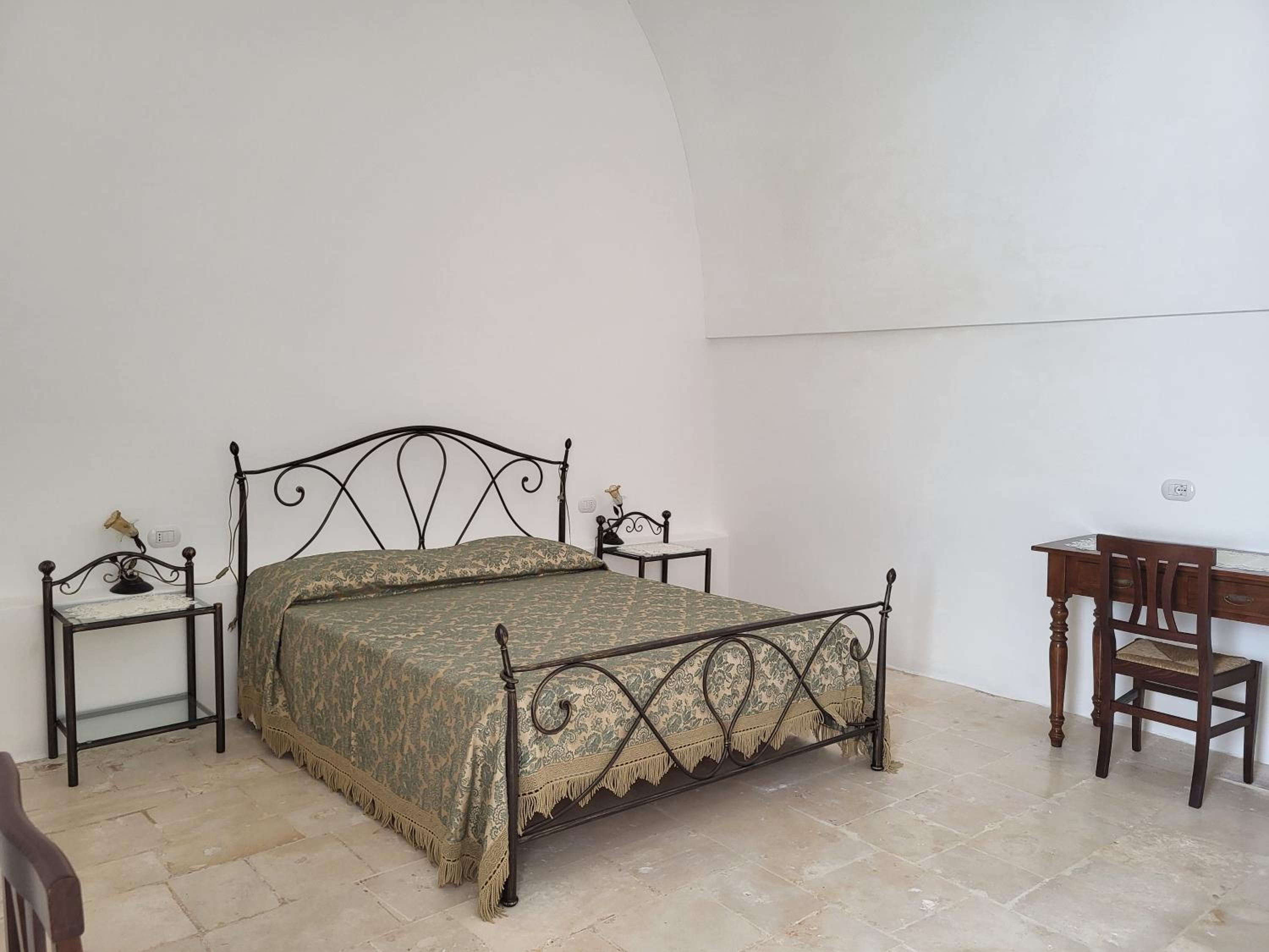 Large Double Room photo 2