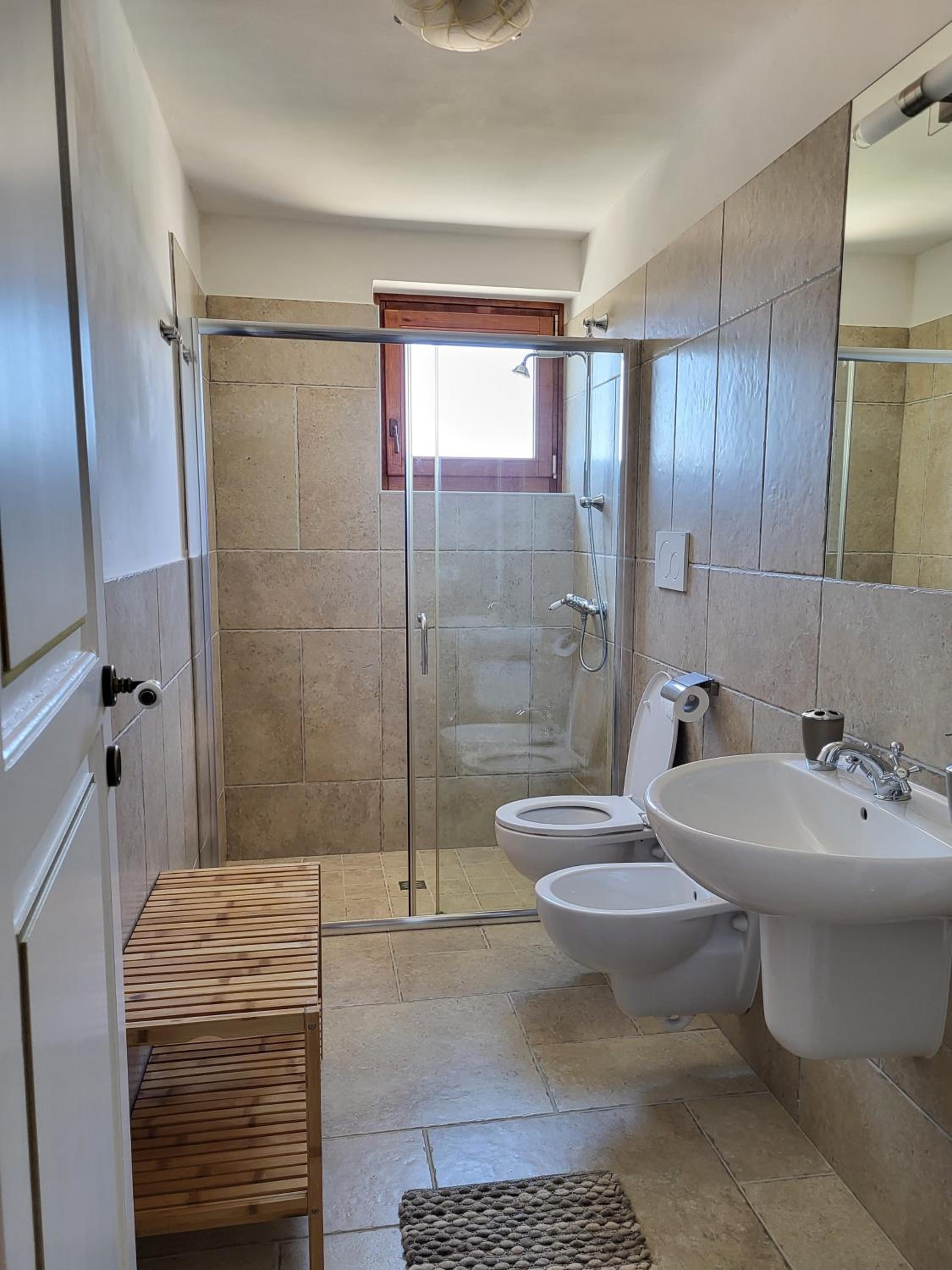 Large Double Room photo 3