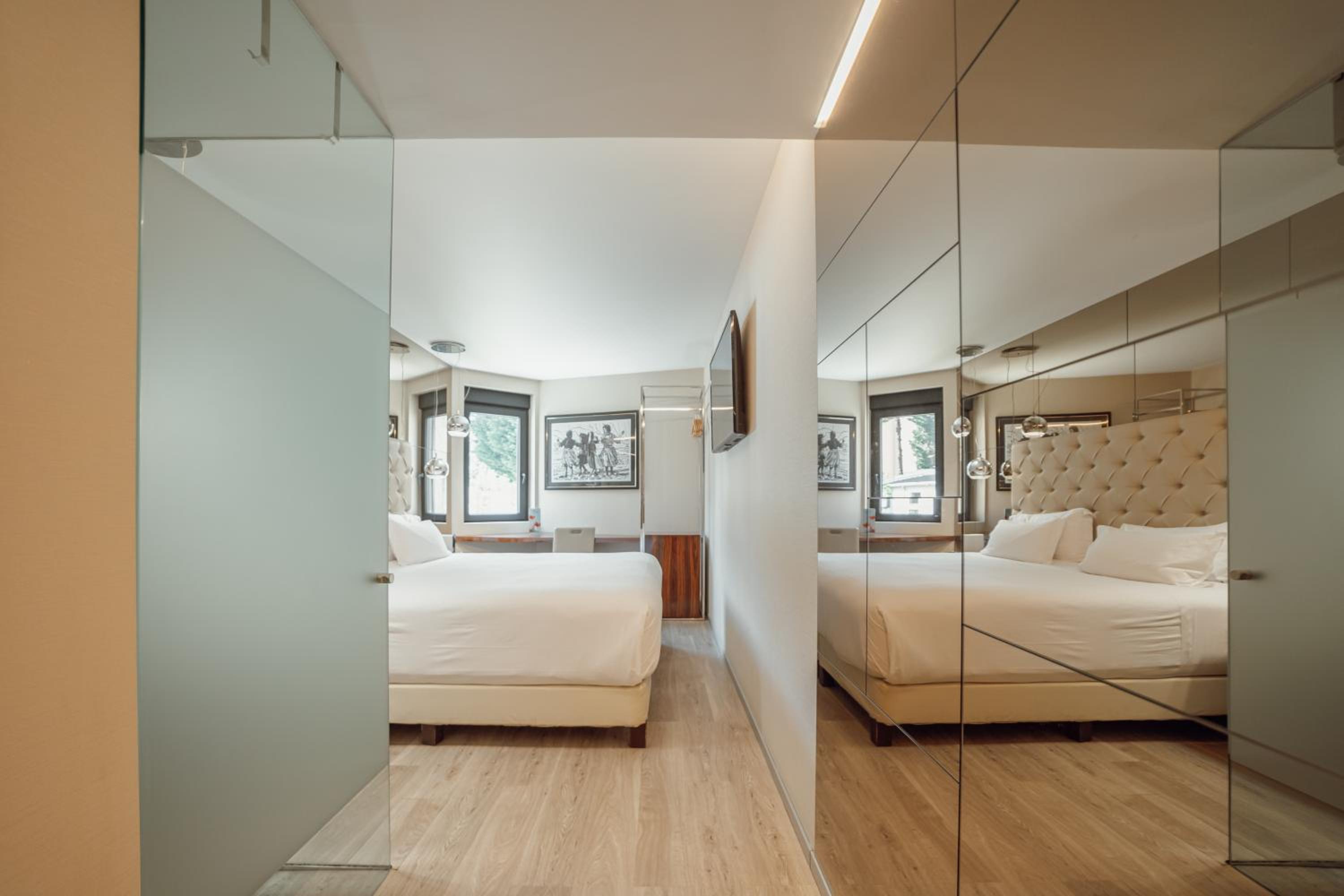 Double Room thumbnail 6