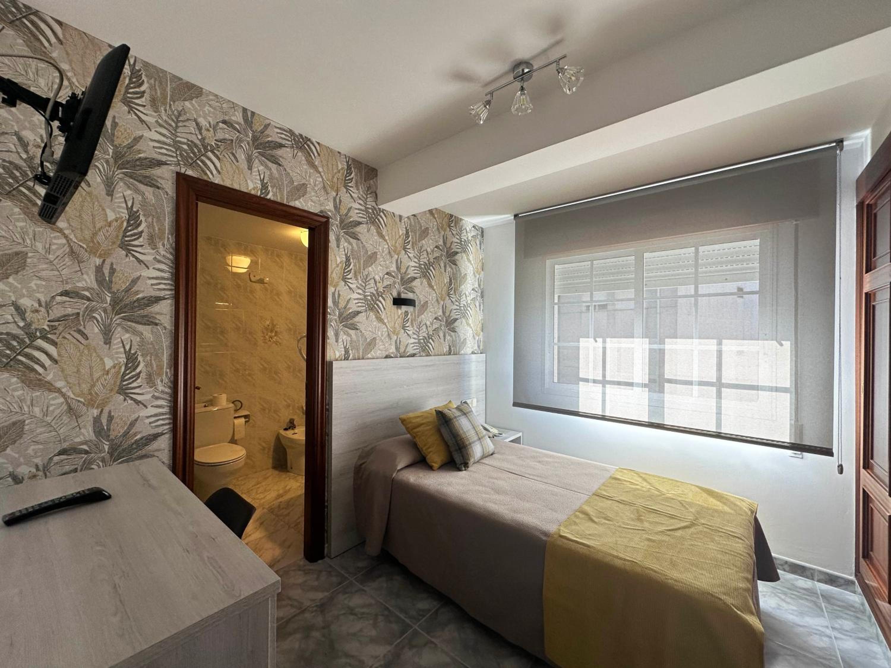Single Room photo 3