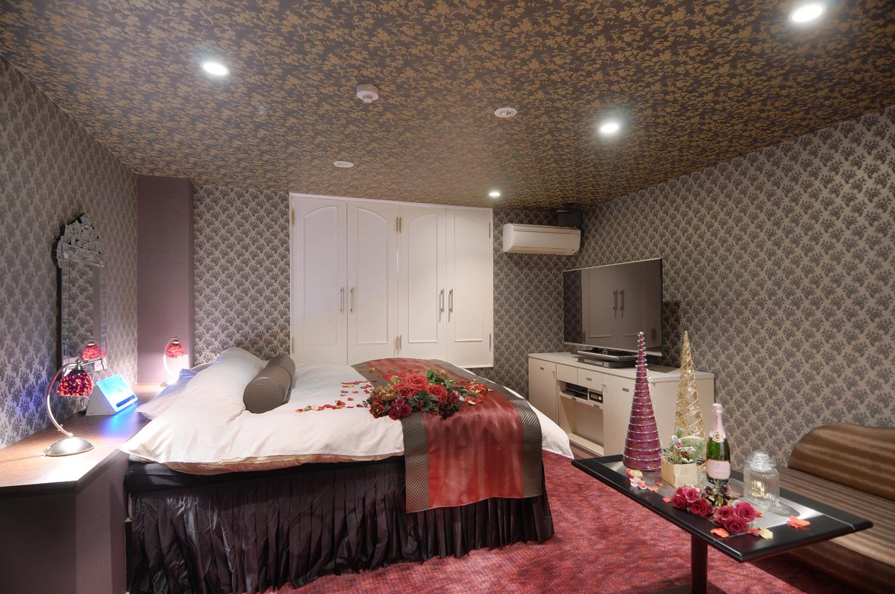 Double Room - Photo 14