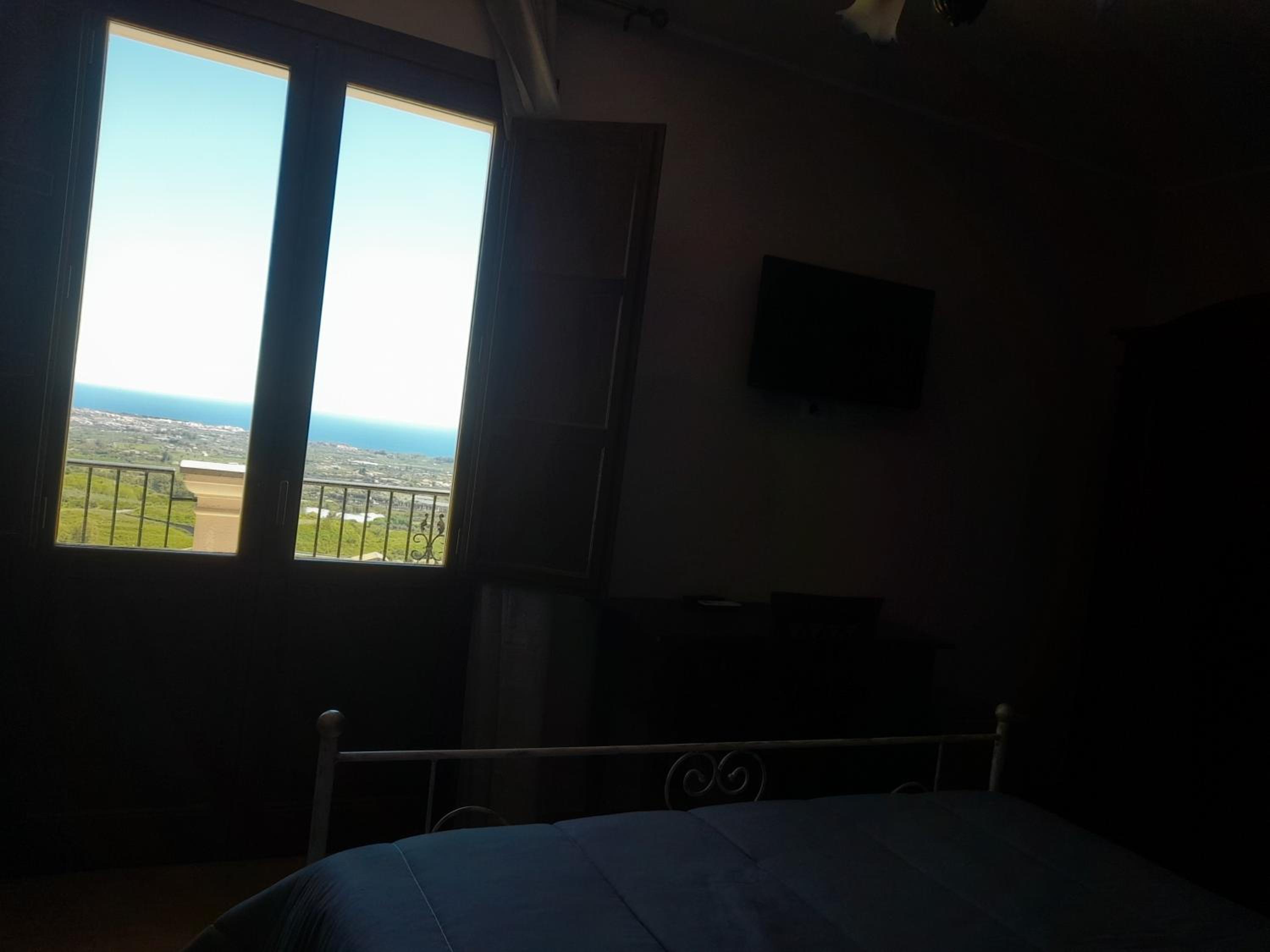 Deluxe Double Room with Sea View photo 3