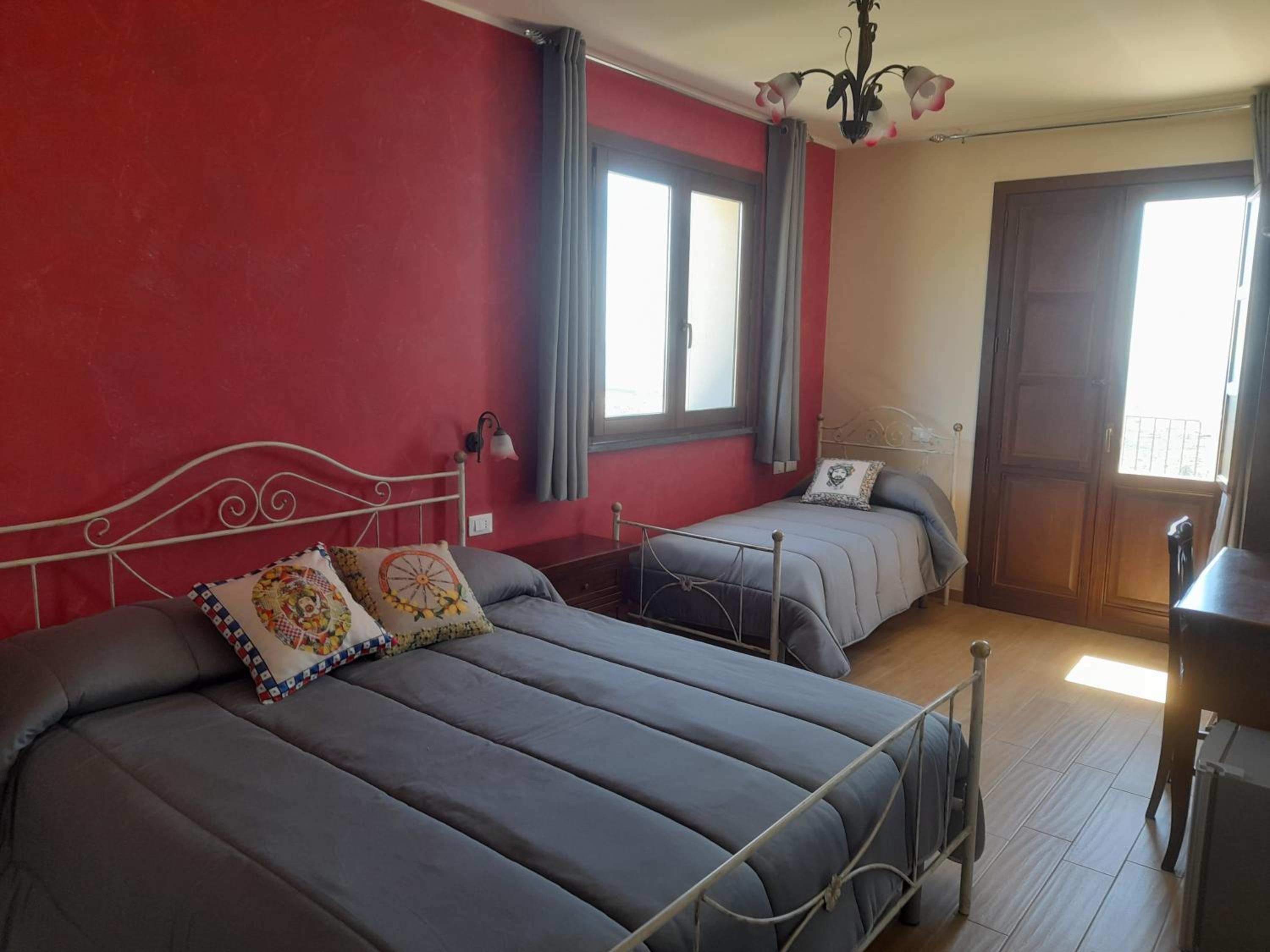 Deluxe Double Room with Balcony and Sea View