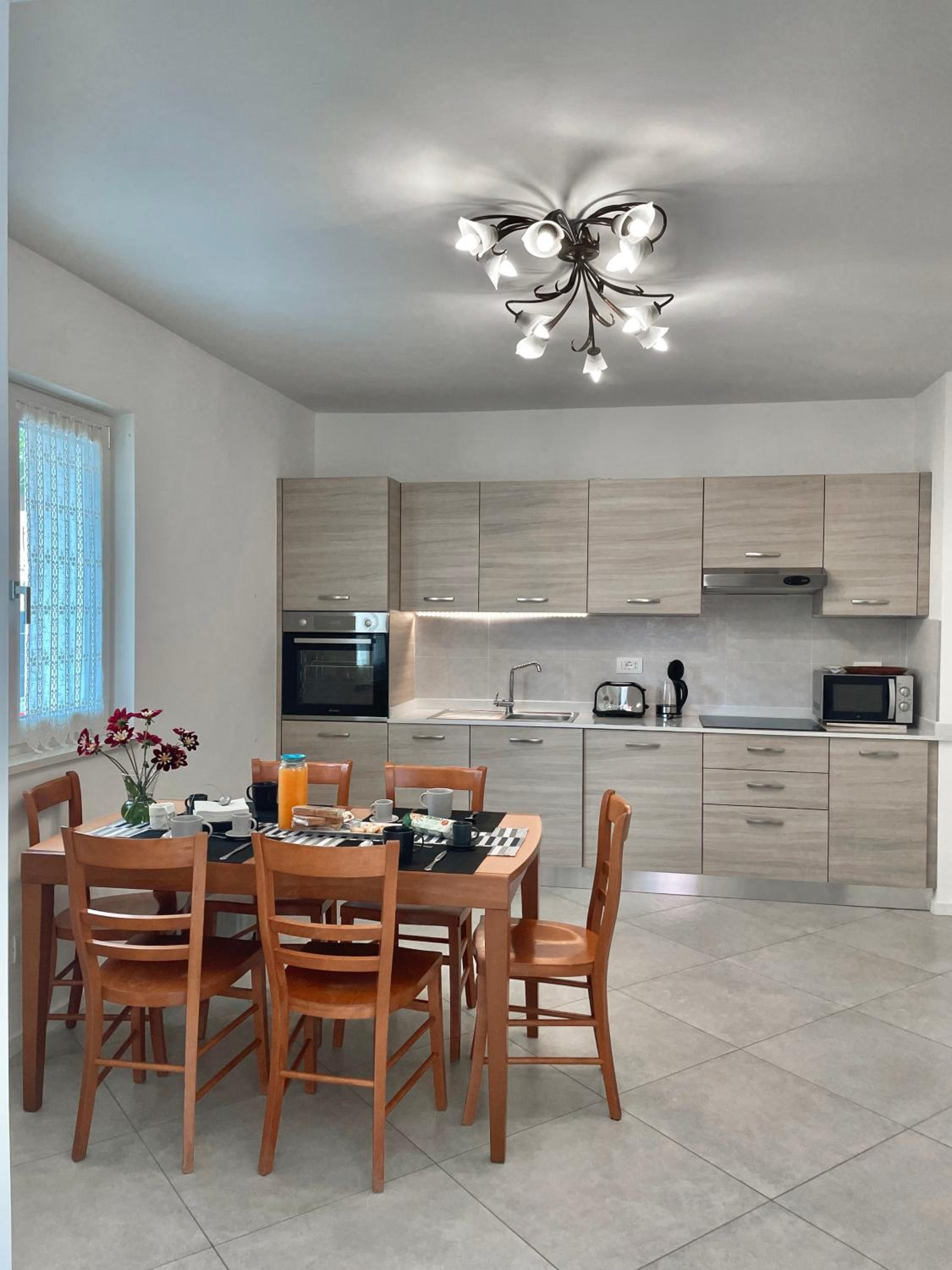 One-Bedroom Apartment - Photo 11