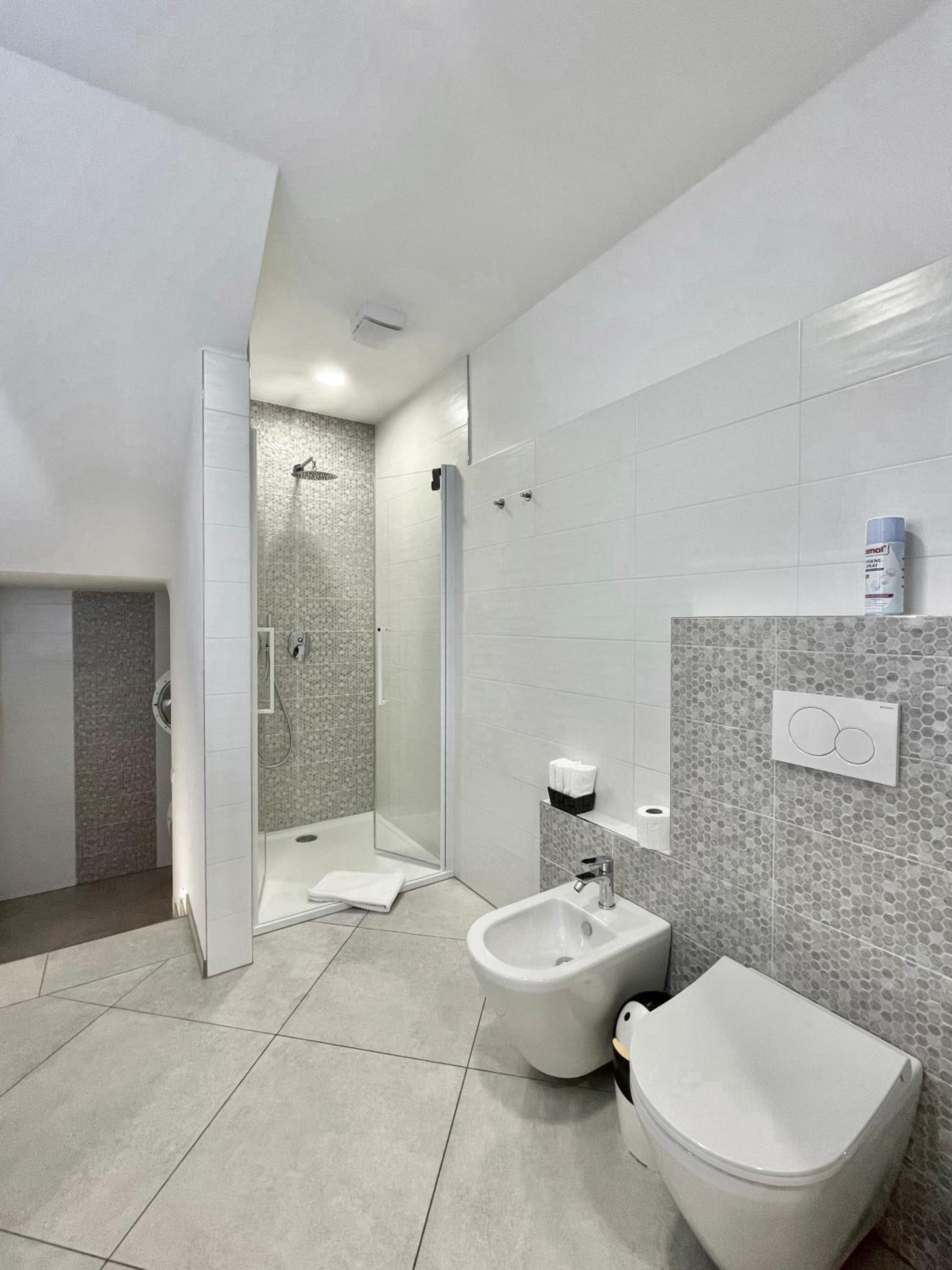 One-Bedroom Apartment - Photo 6