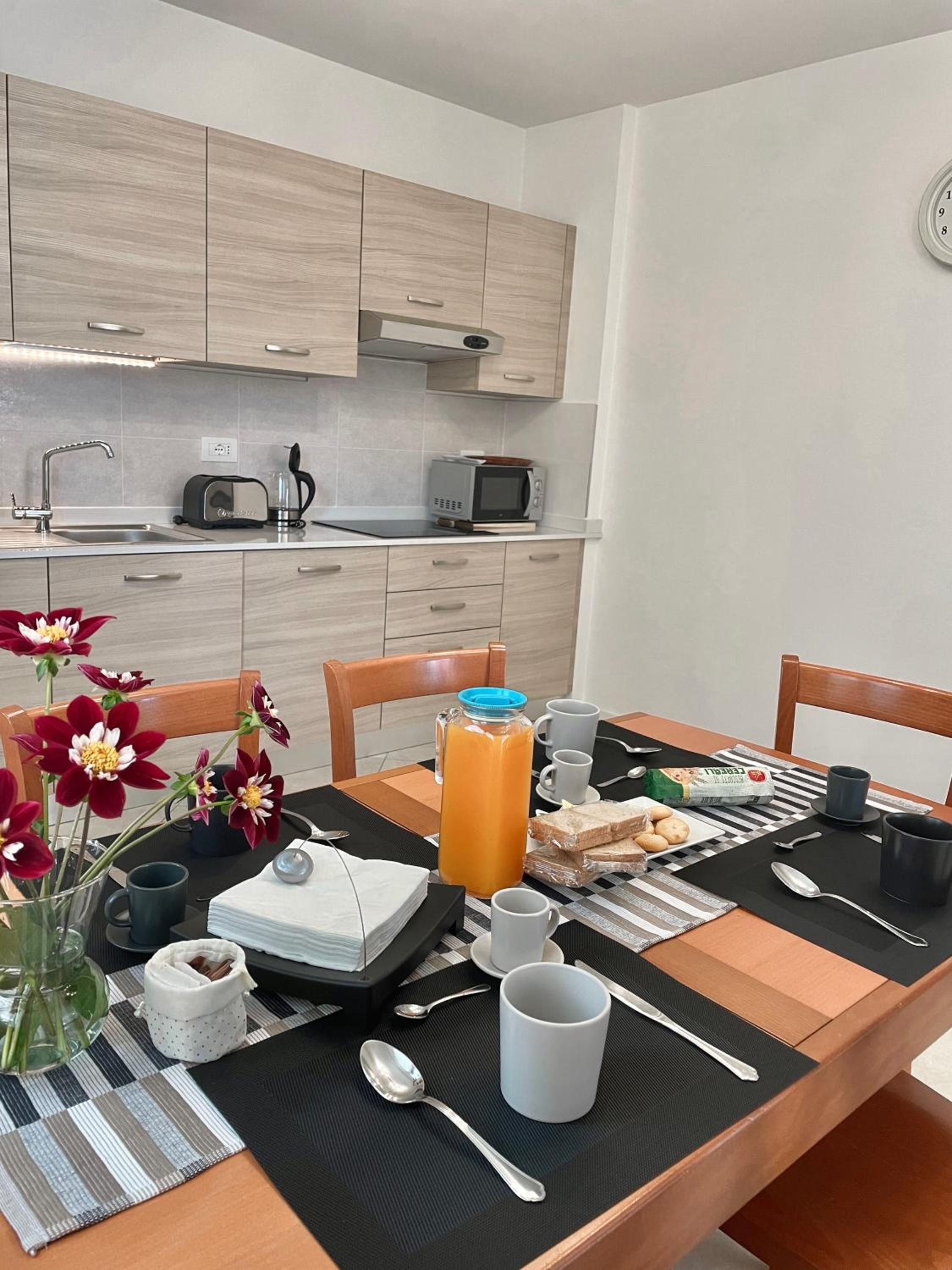 One-Bedroom Apartment - Photo 4
