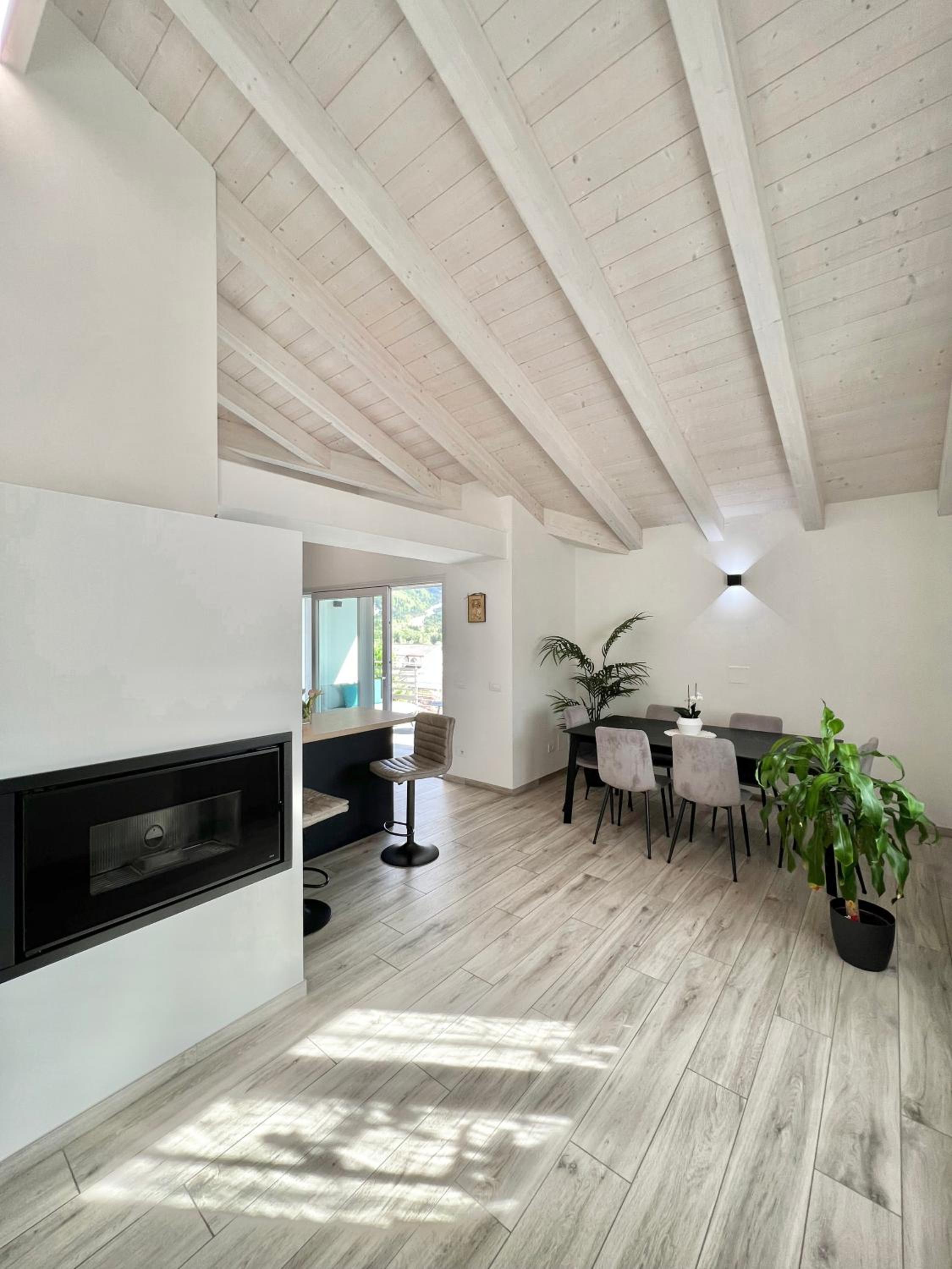 One-Bedroom Apartment - Photo 8