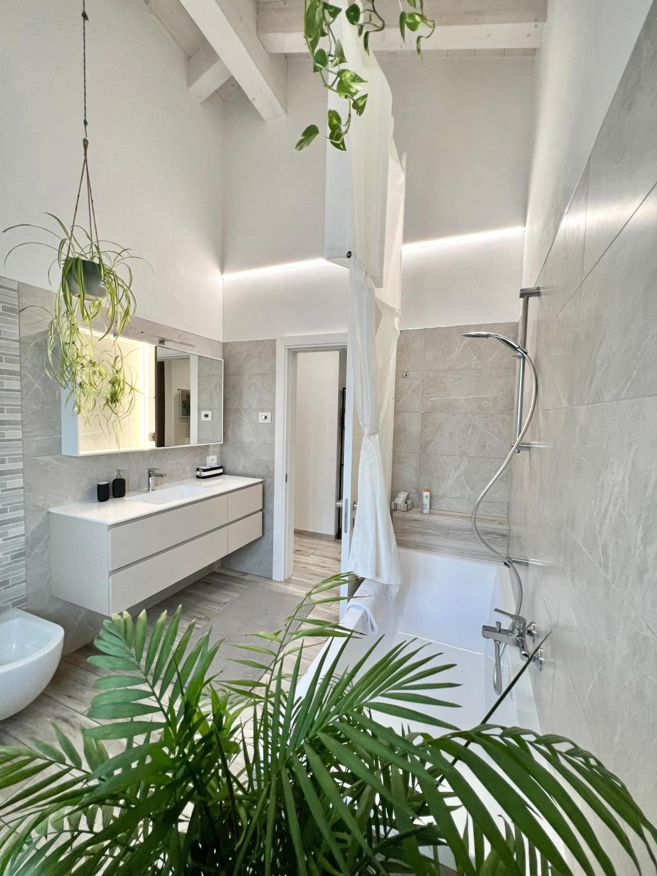 One-Bedroom Apartment - Photo 25