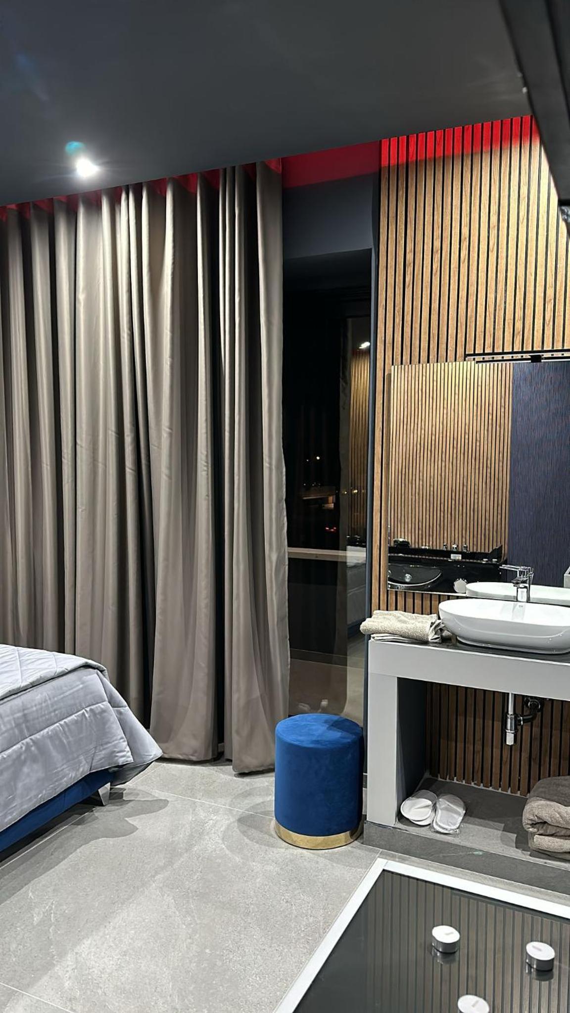 King Suite with Spa Bath photo 1