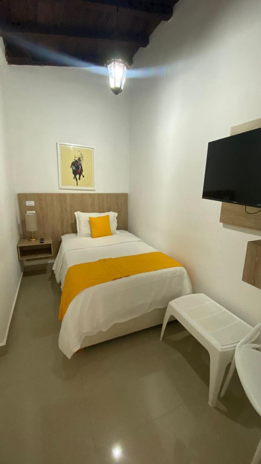  Single Room with No Window photo 1