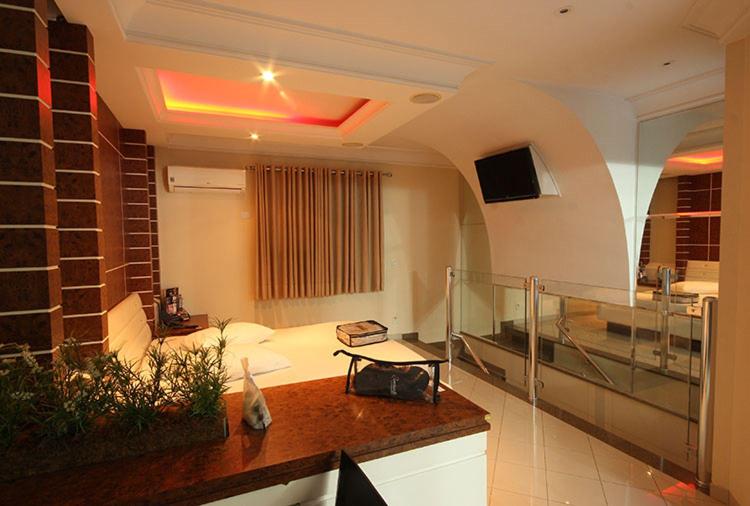 Suite with Hot Tub