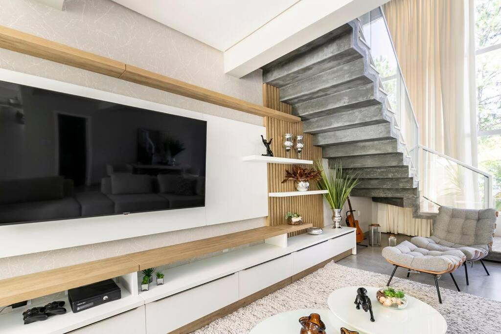 Three-Bedroom House photo 3