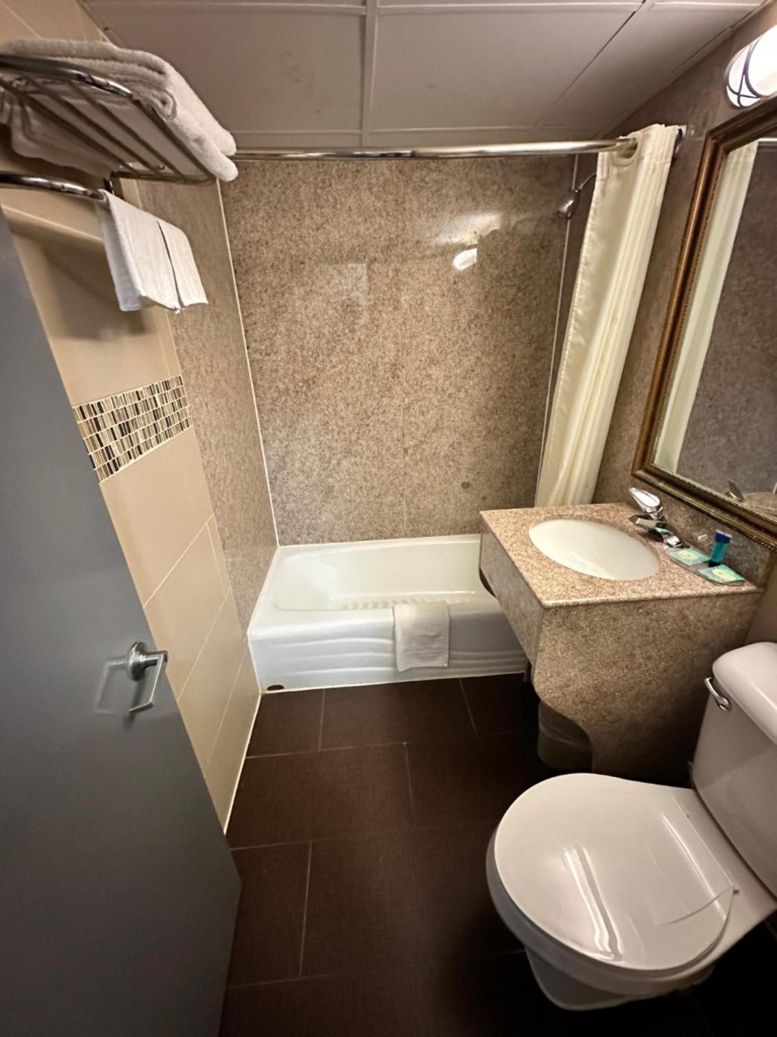 King Room with Spa Bath