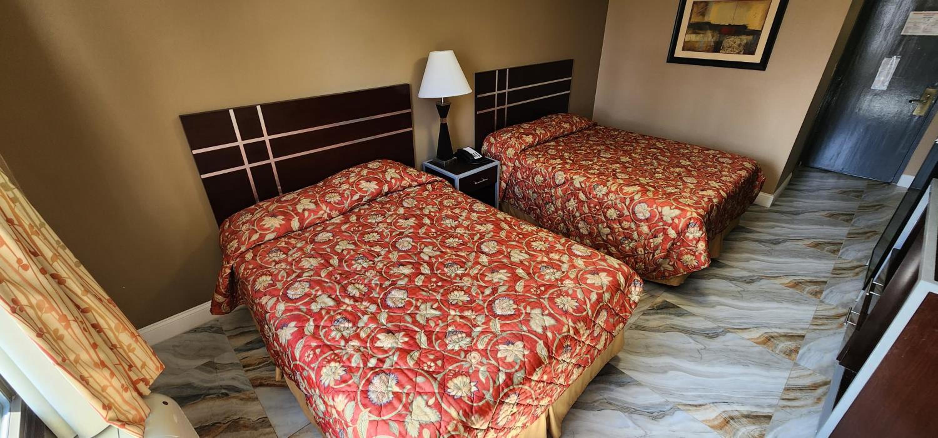 Double Queen Room