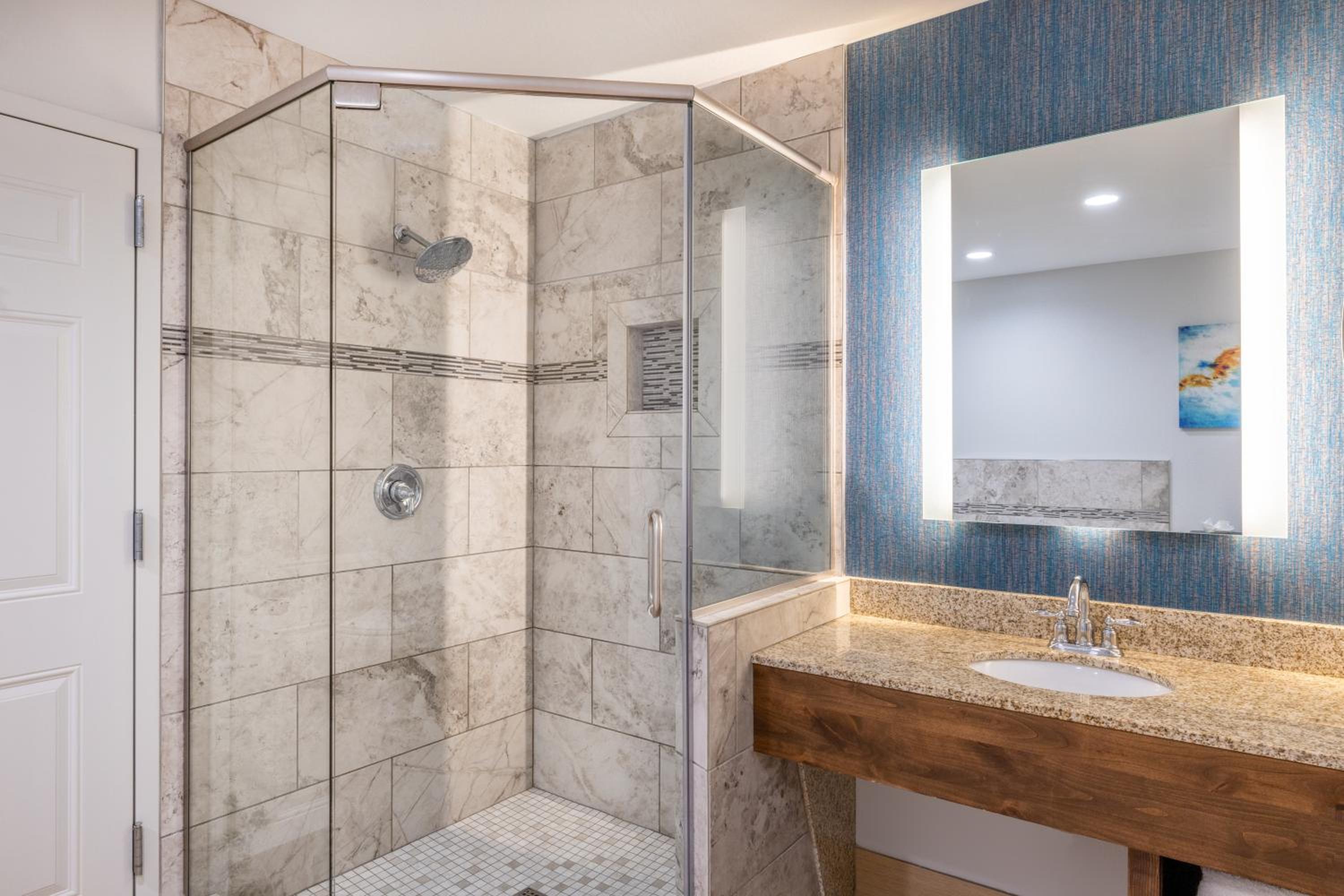 One-Bedroom King Suite - Non-Smoking - Photo 4