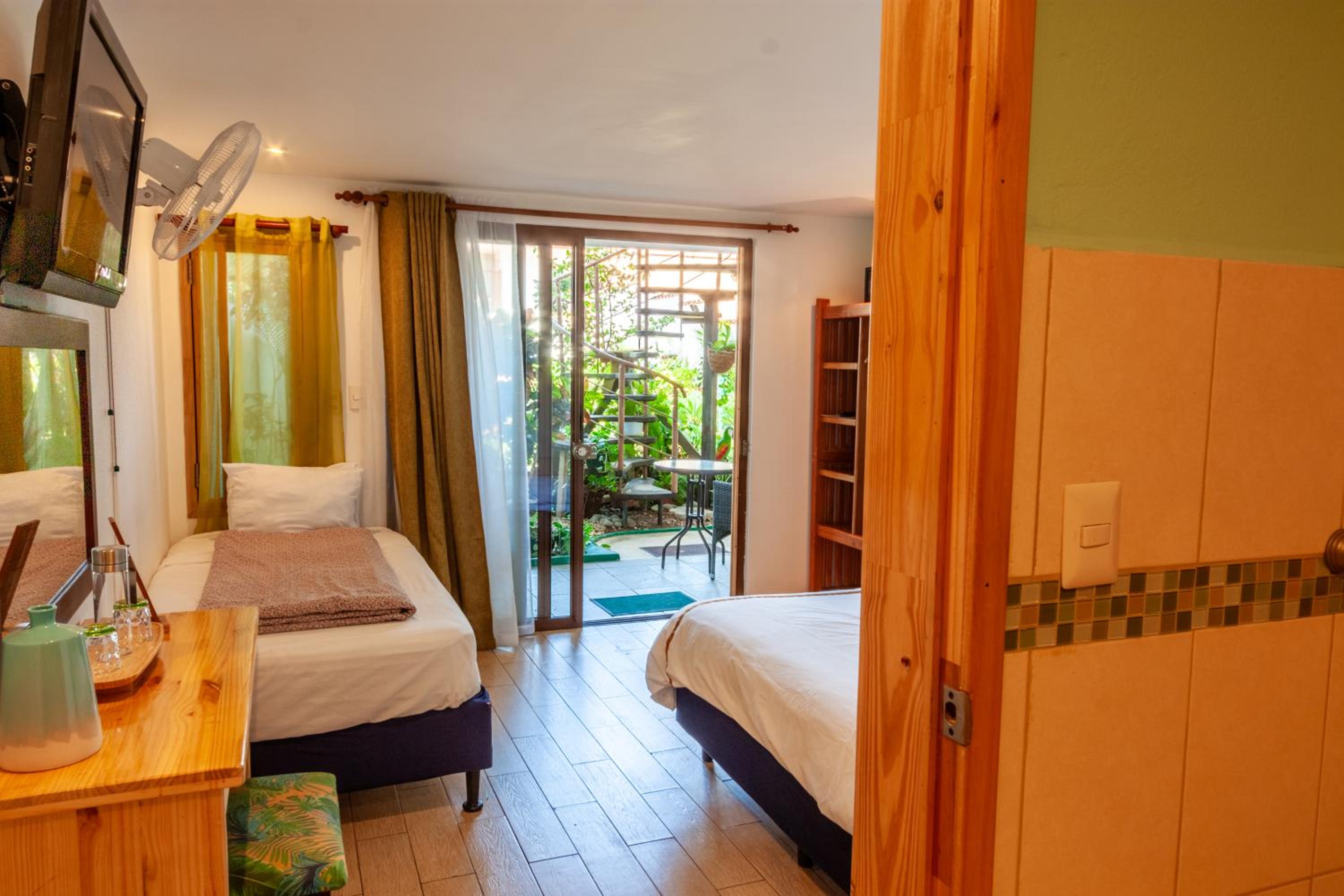 Triple Room with Garden View photo 2