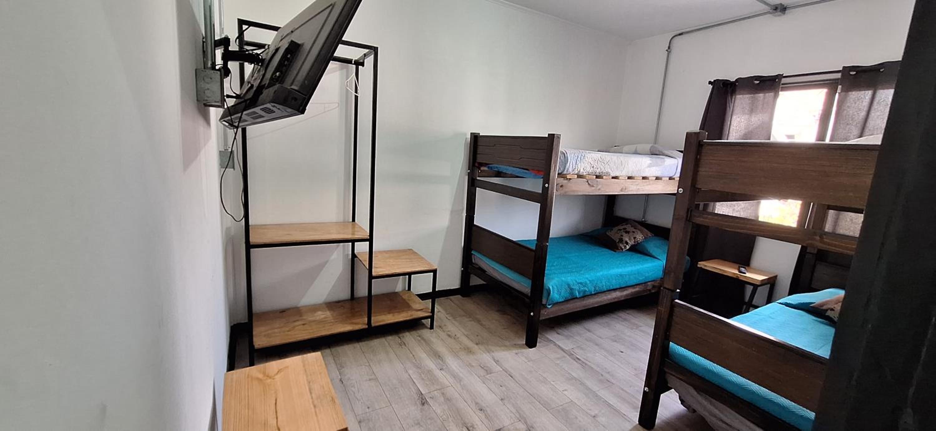 Economy Quadruple Room photo 1