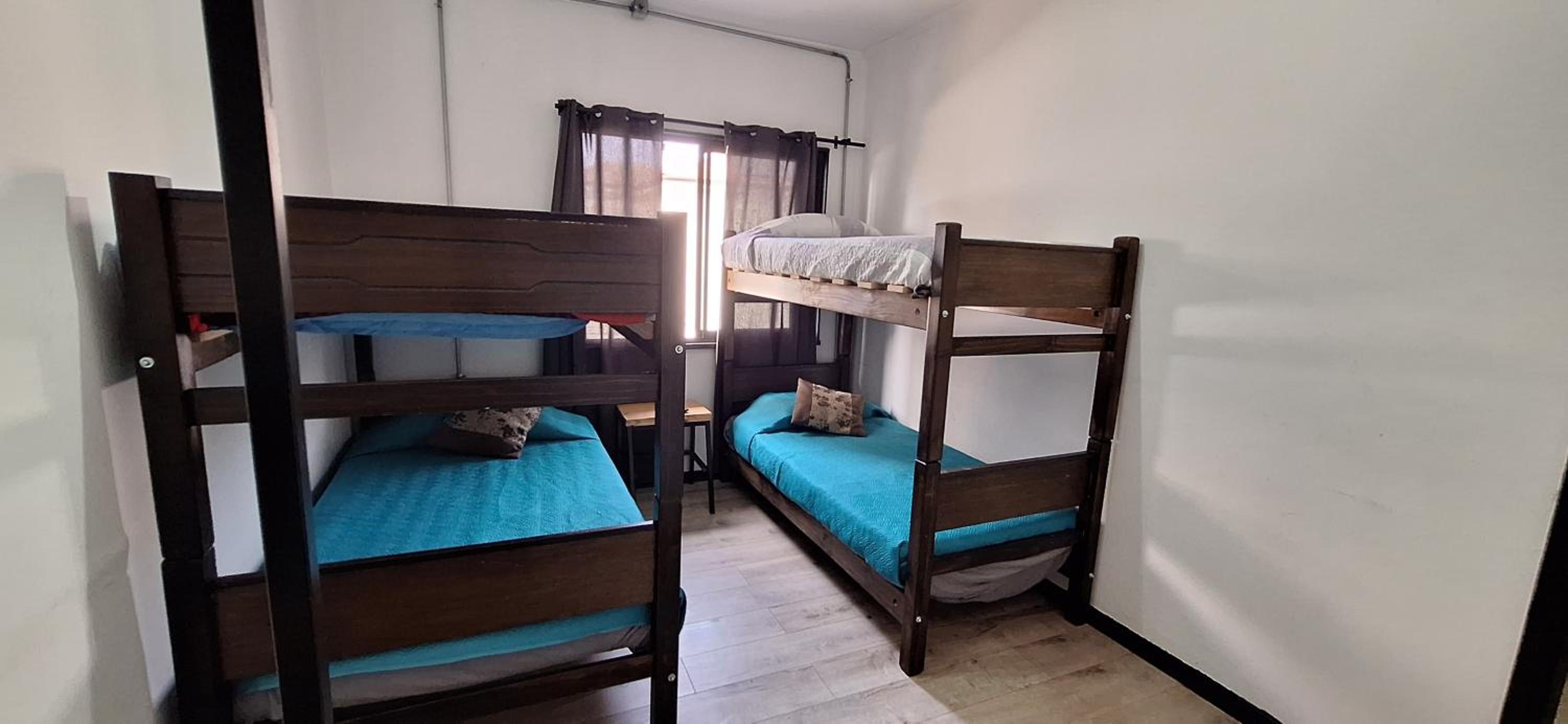 Economy Quadruple Room photo 2
