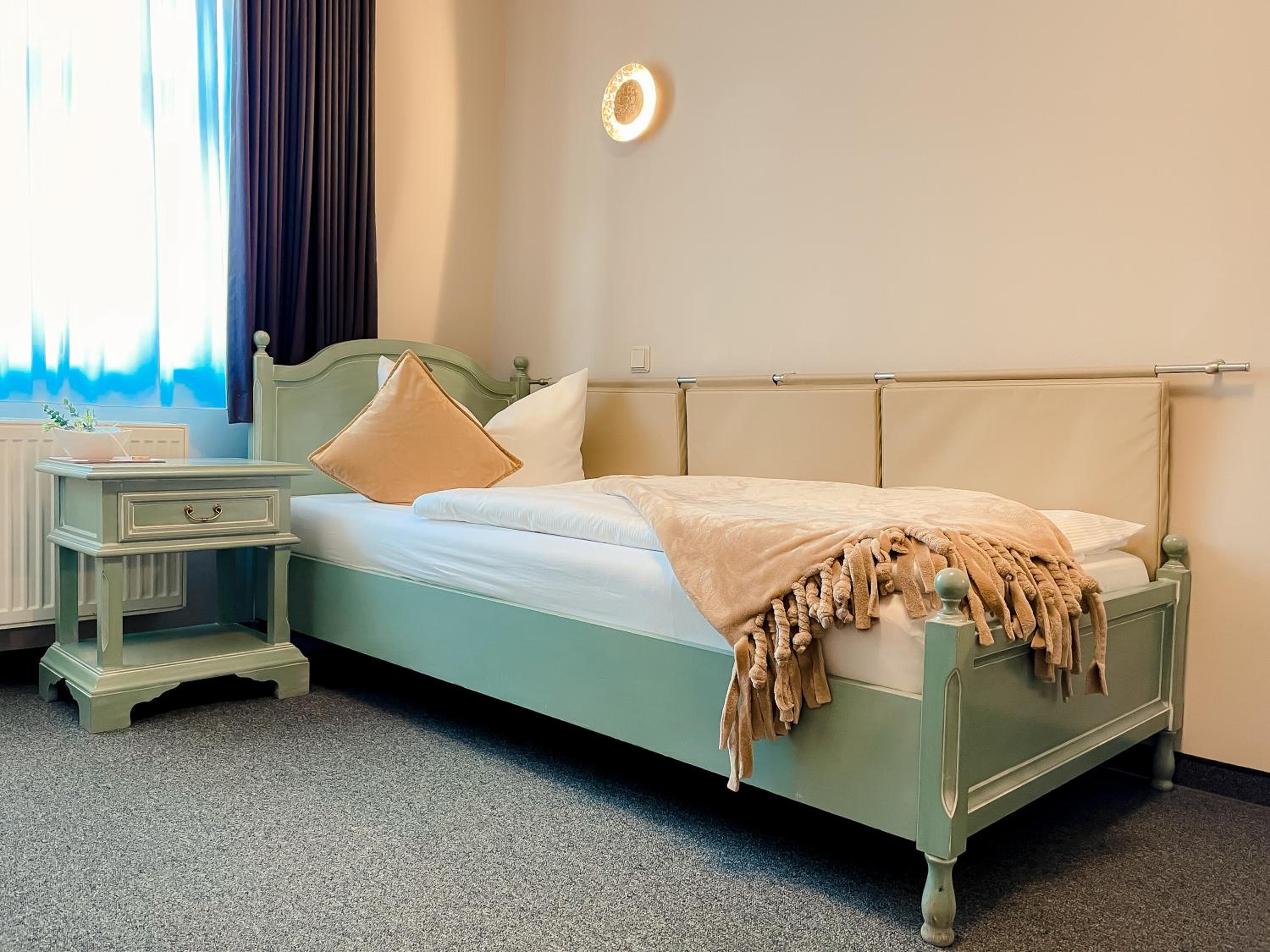 Single Room - Photo 8