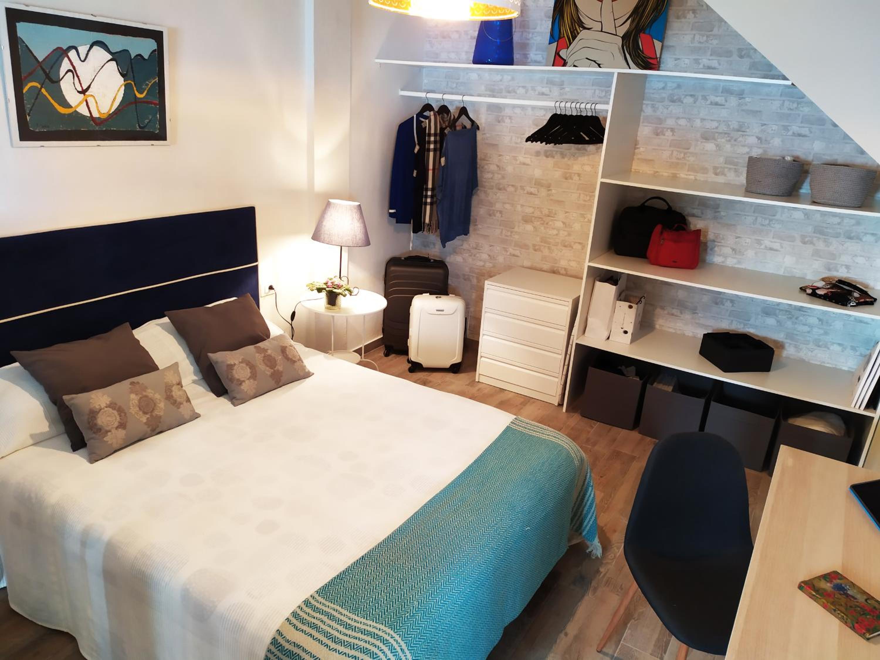 Estudio con sofá cama