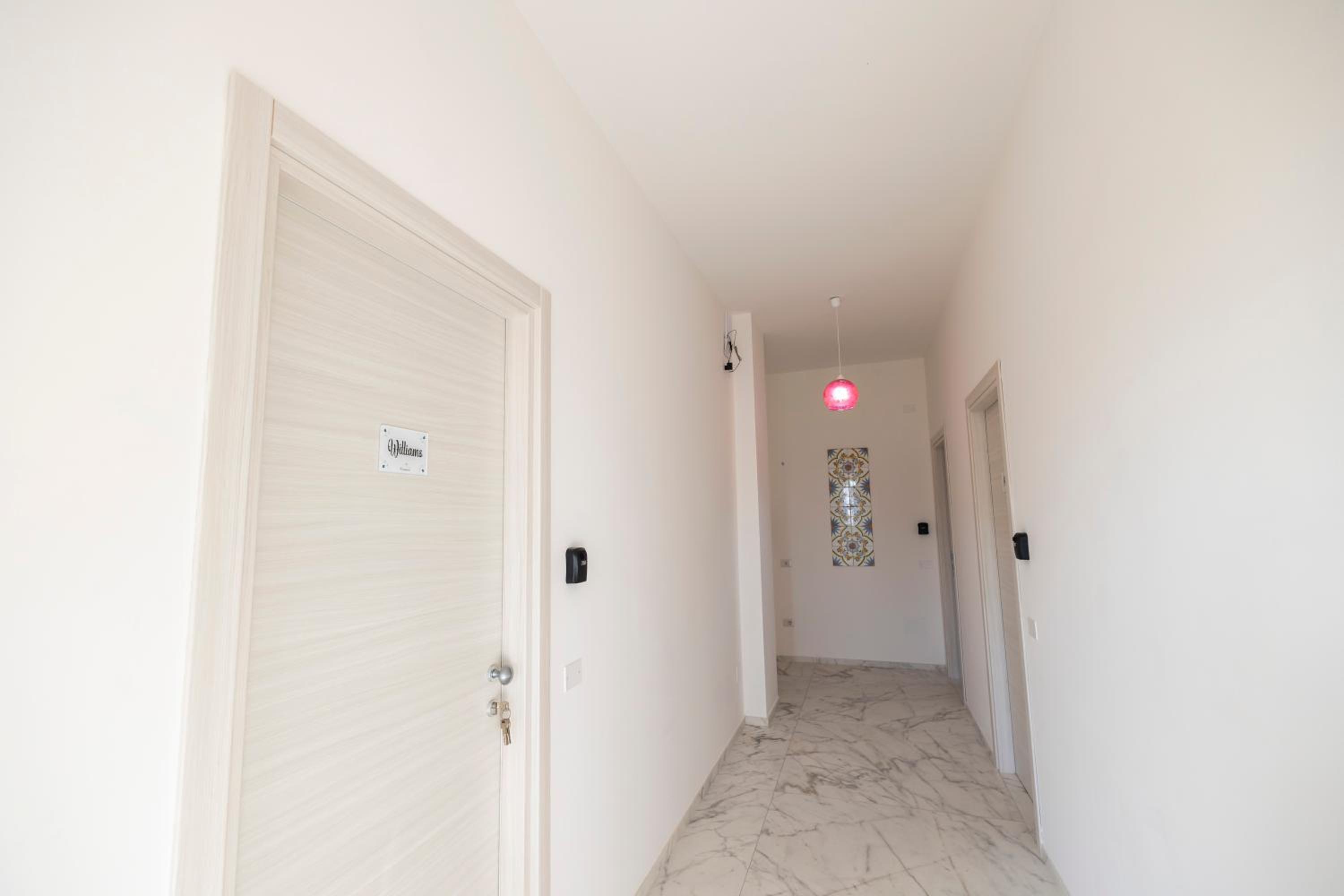 Deluxe Double Room with Balcony photo 3