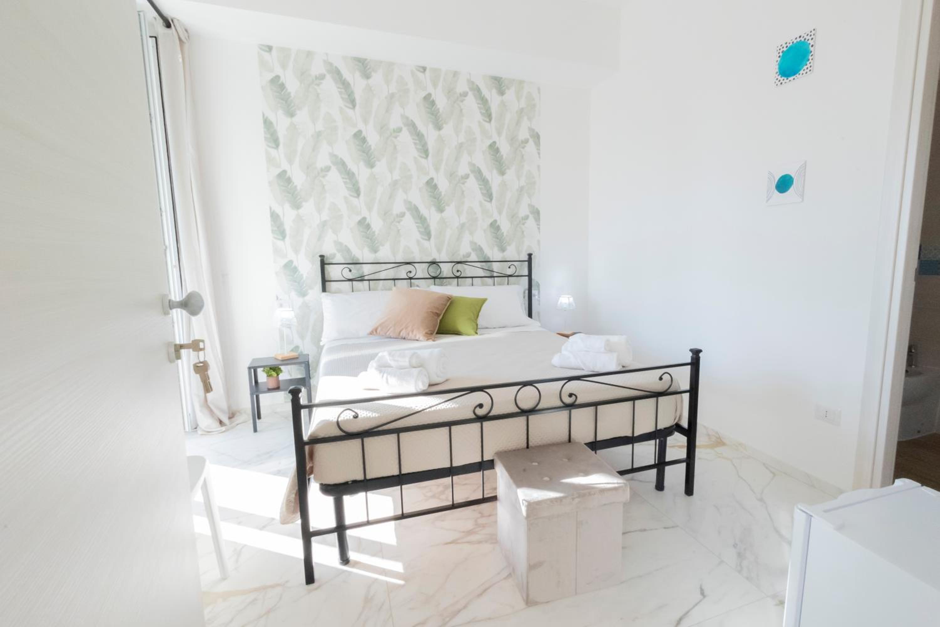 Deluxe Double Room with Balcony photo 2