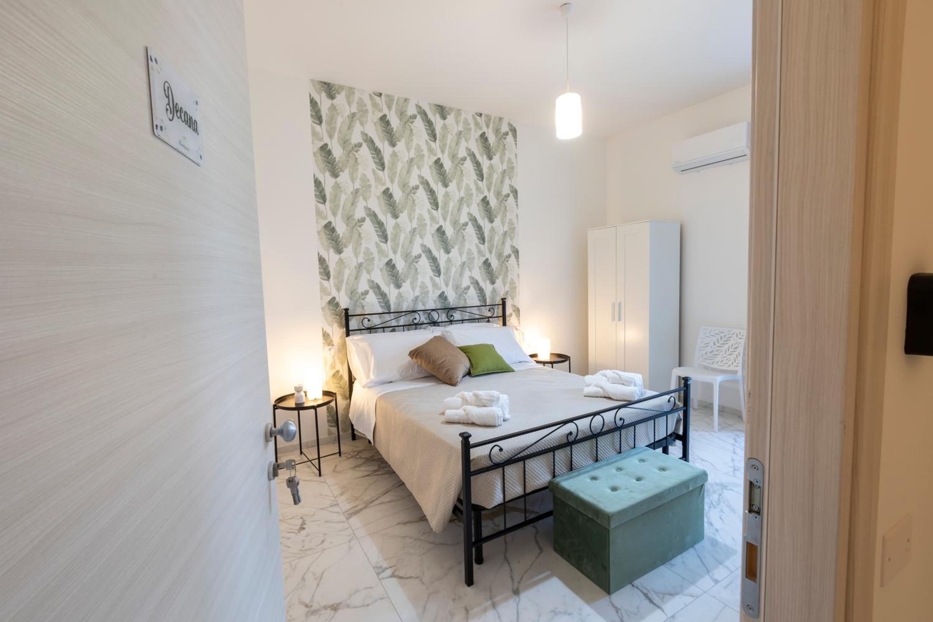 Queen Room with Balcony photo 1