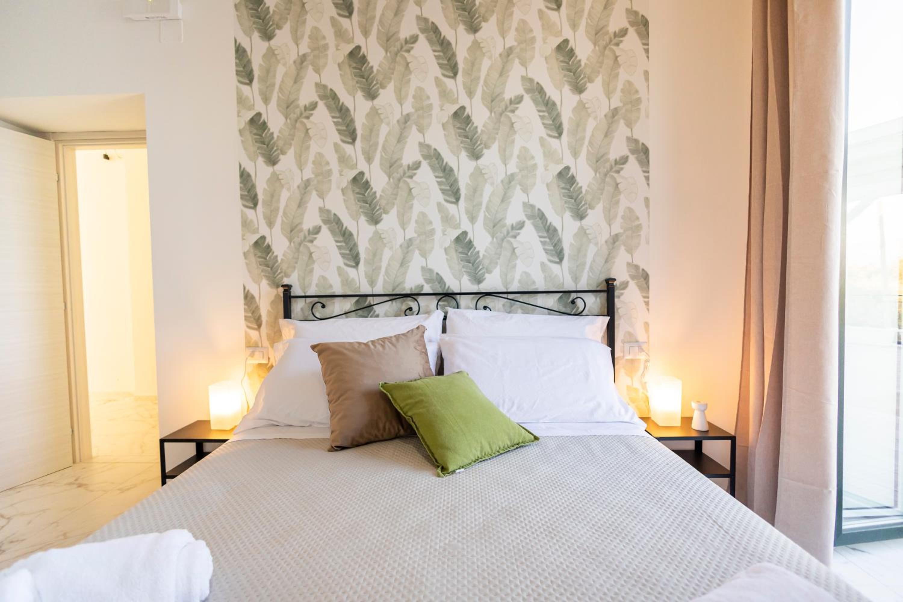 King Room with Balcony photo 2