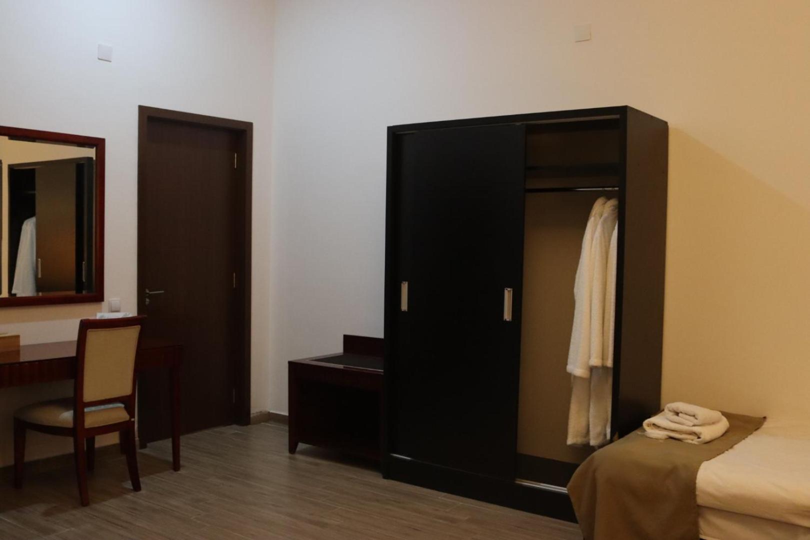 Comfort Triple Room with Shower photo 2