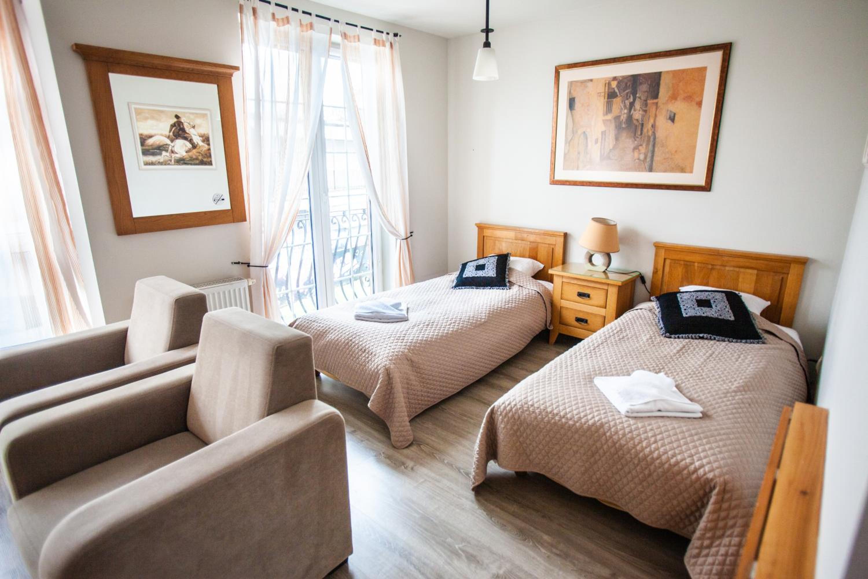 Classic Double Room with City View photo 3