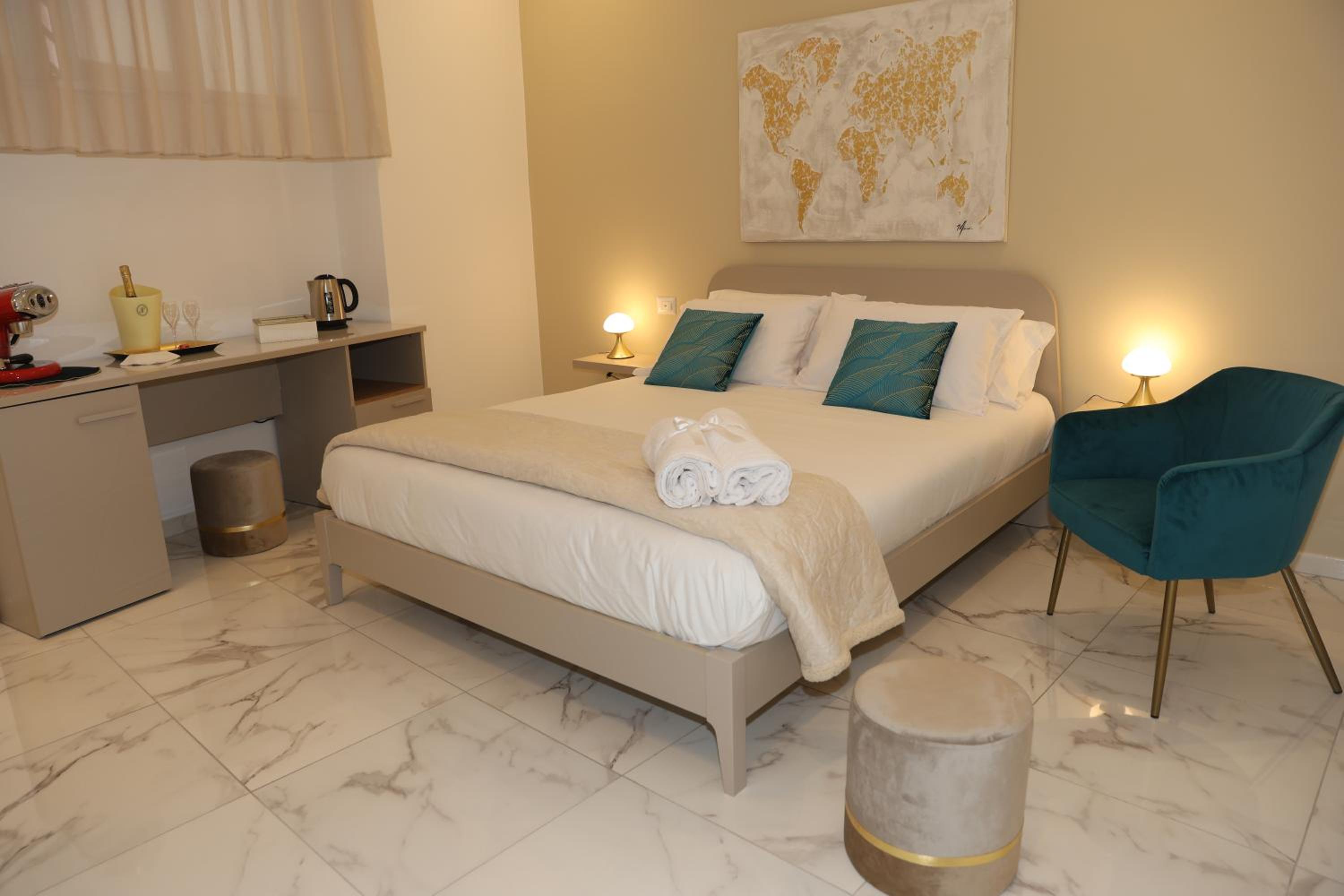 Deluxe Double Room with Shower