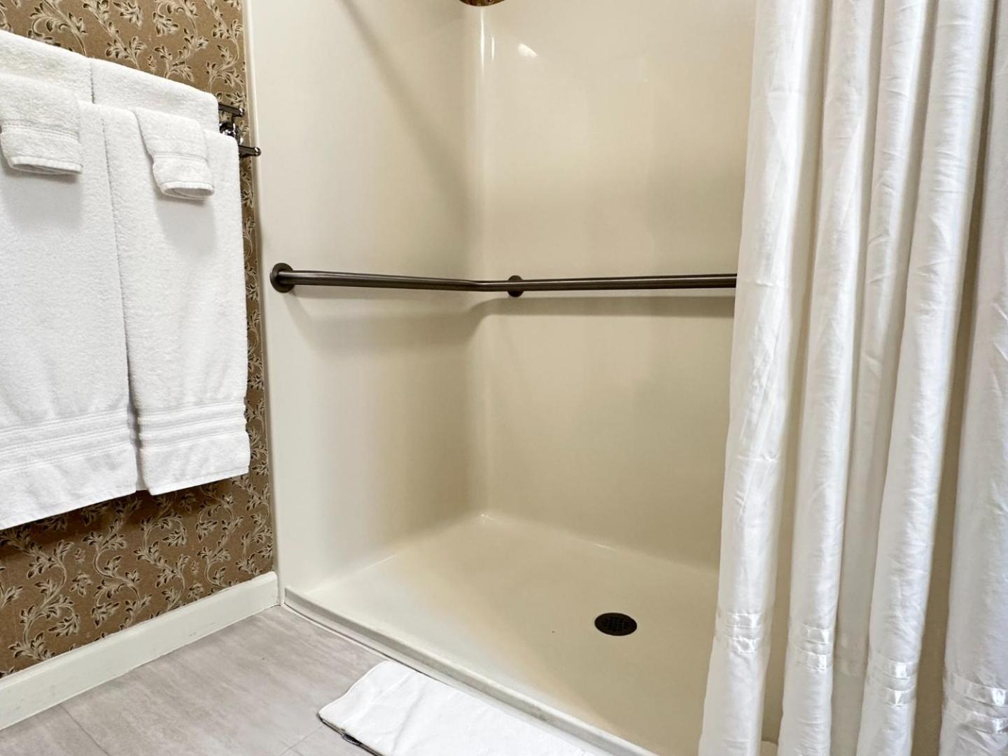 Quadruple Room - Photo 4