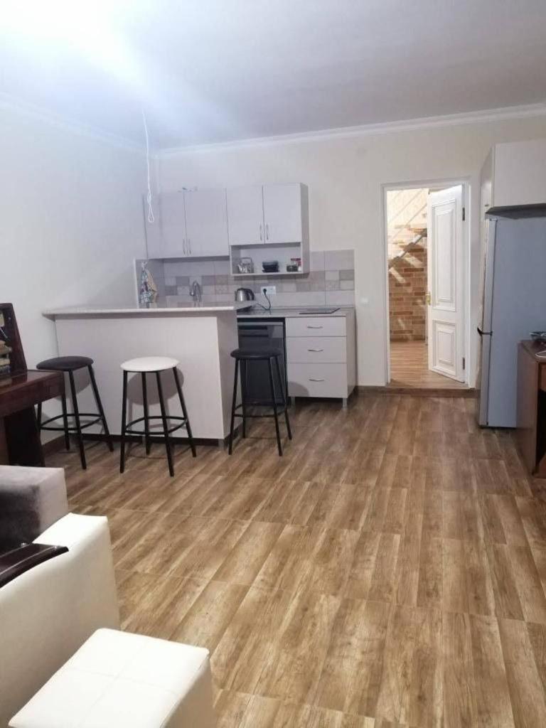 Three-Bedroom House photo 3