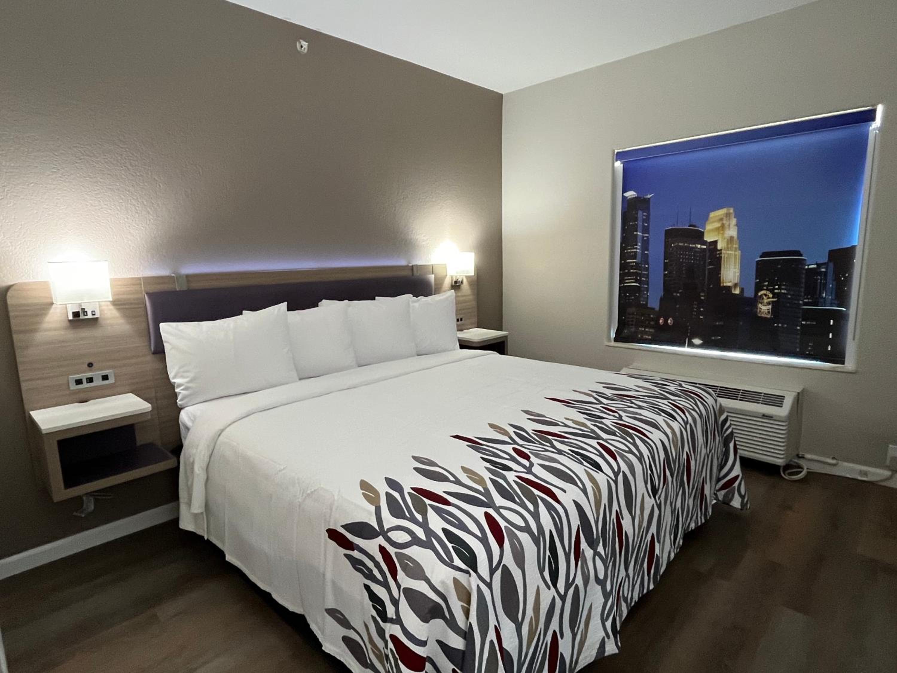 Deluxe King Room Smoke Free