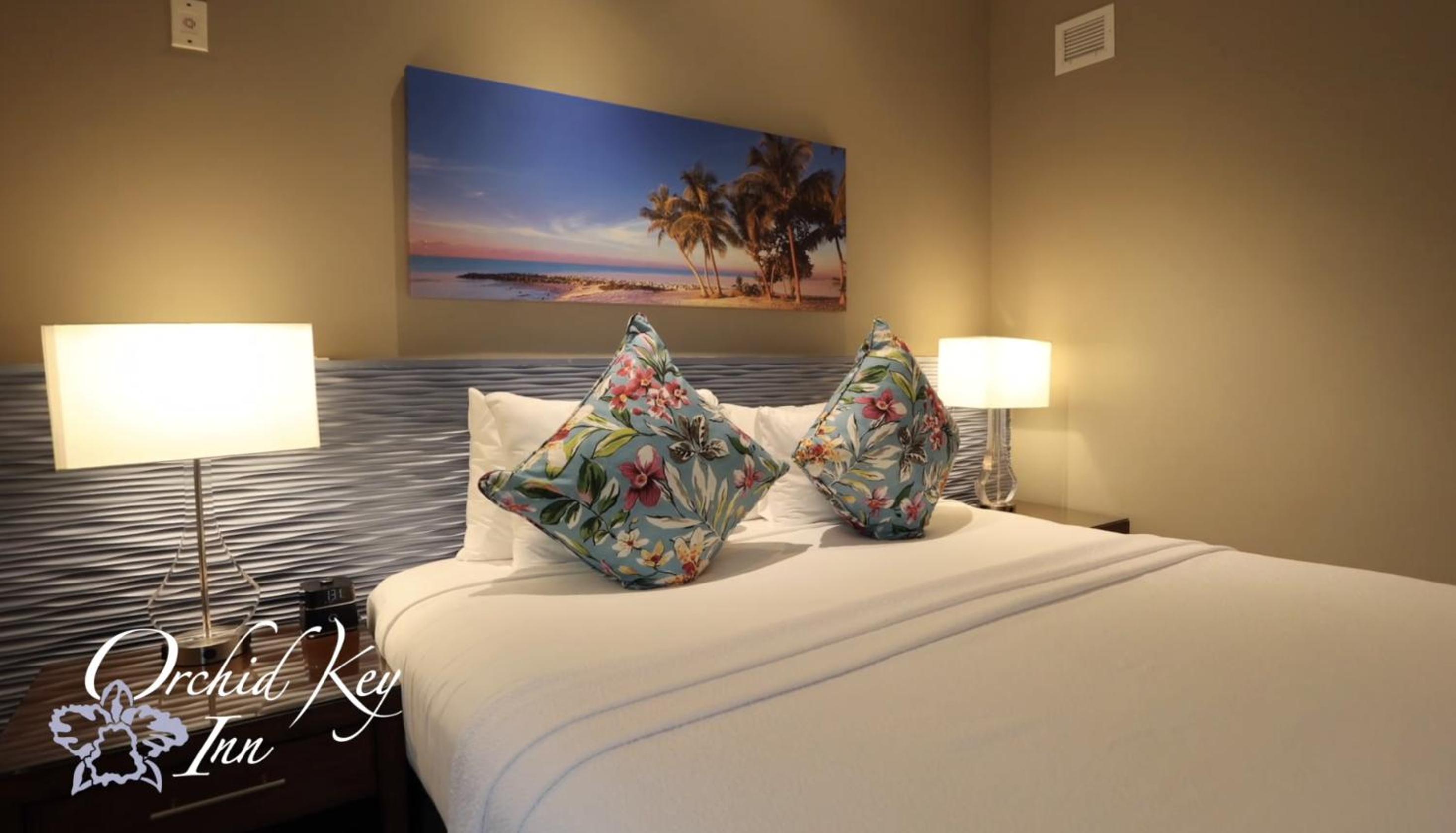 Deluxe King Room - Photo 7