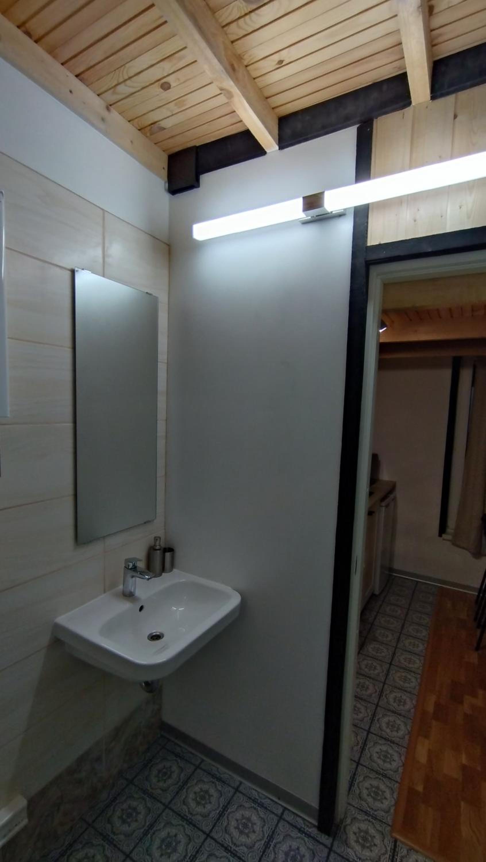 One-Bedroom House - Photo 10