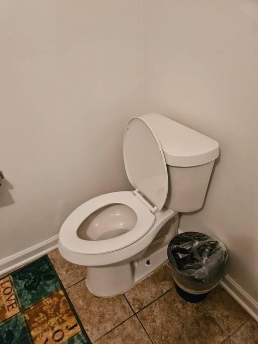 Six-Bedroom House photo 2