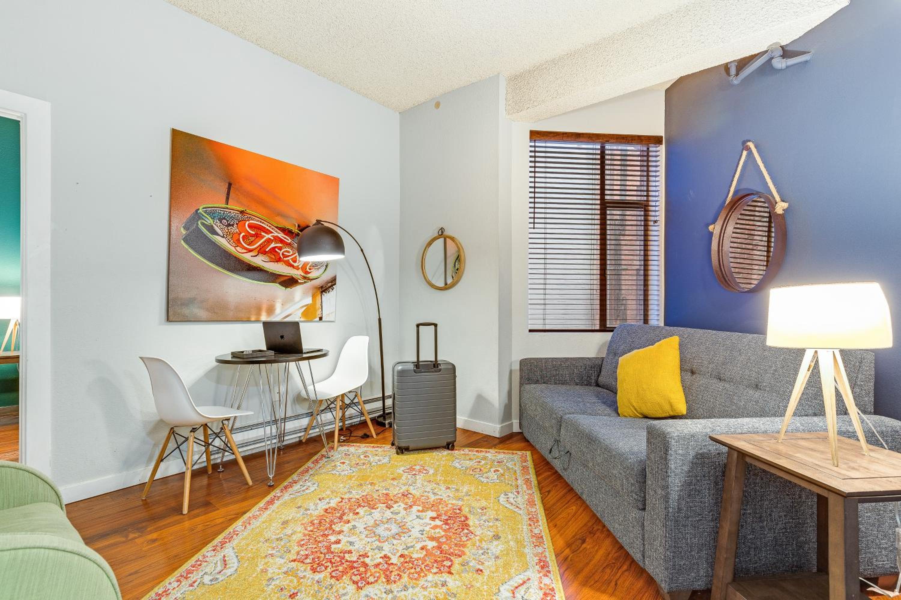 One-Bedroom Apartment photo 3