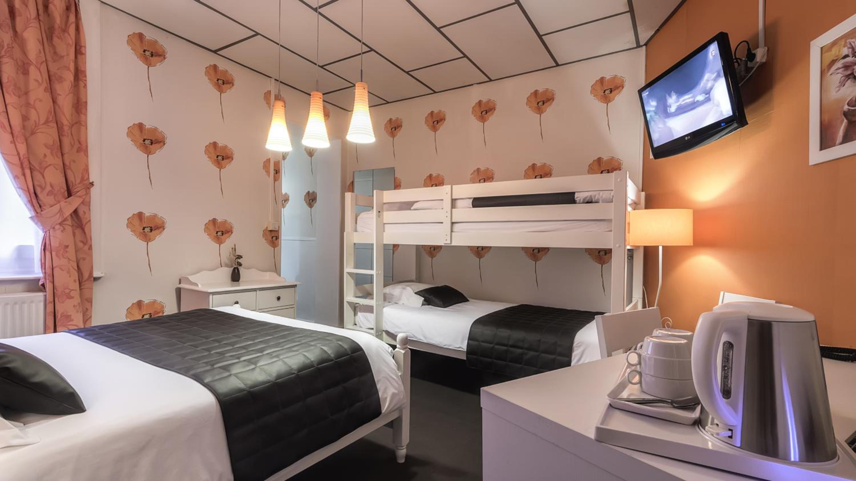 Quadruple Room photo 2