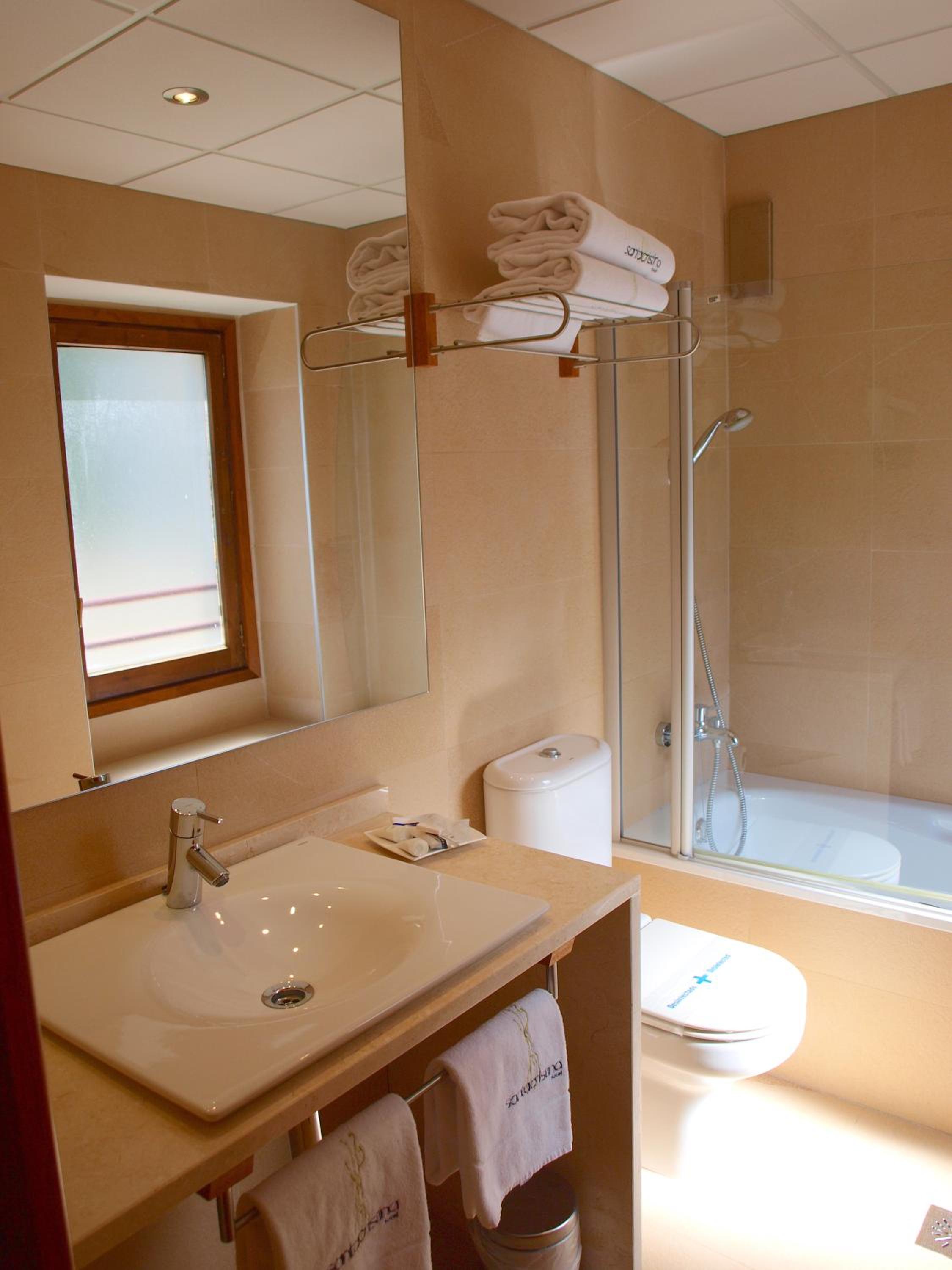 Habitación Doble o con Dos Camas con Cama Adicional
