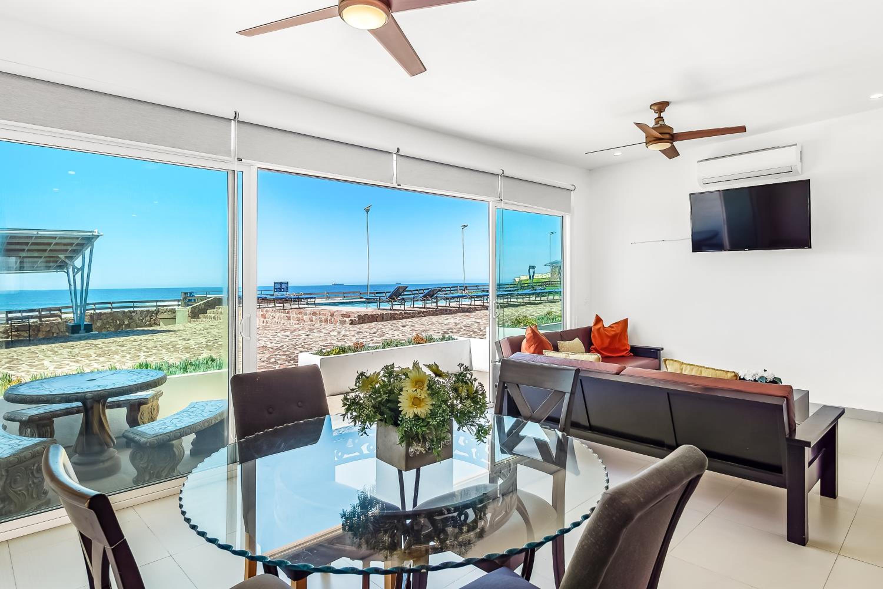 Three-Bedroom Villa photo 1